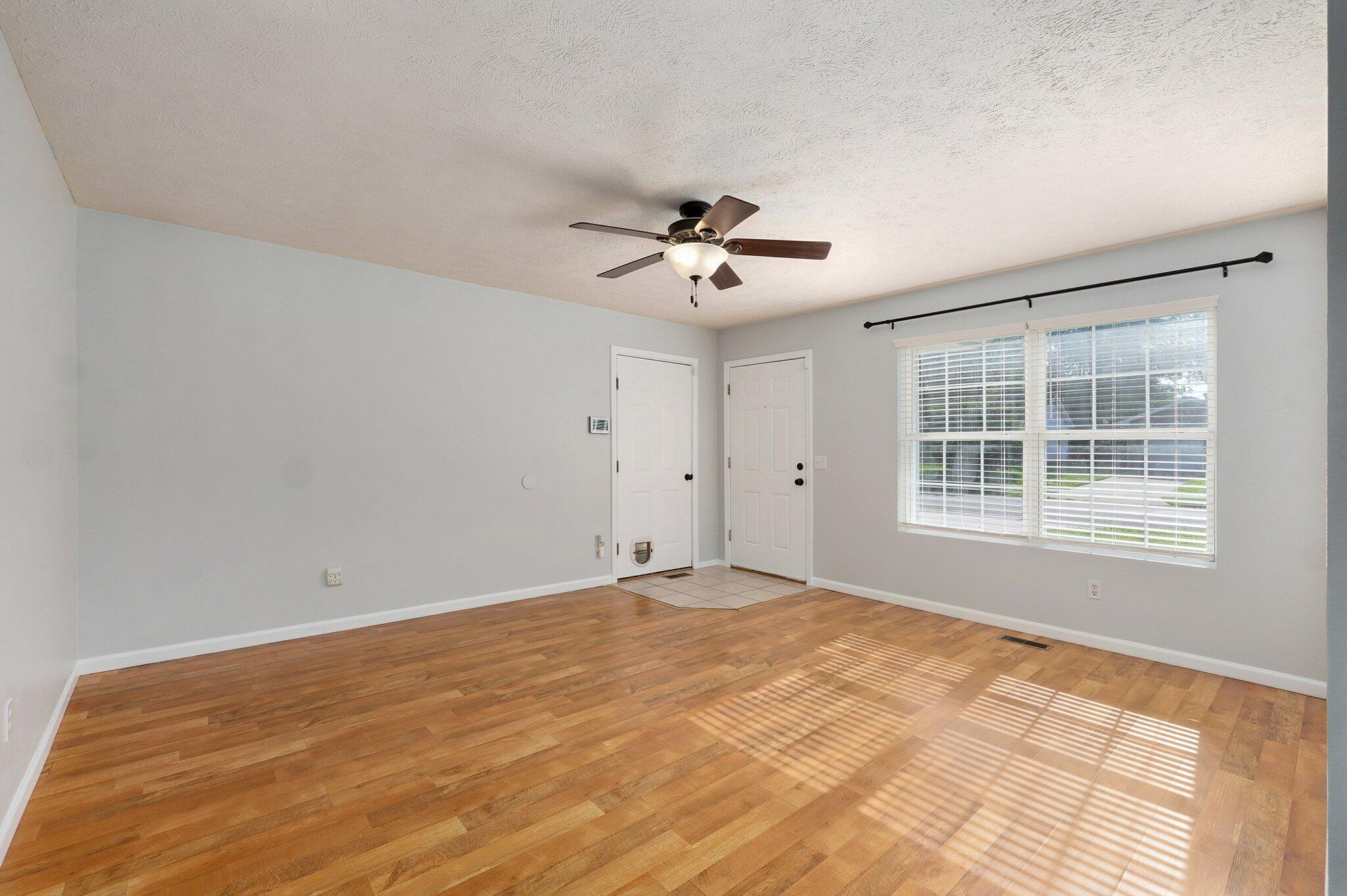1037 North Clifton Avenue Property Photo 7