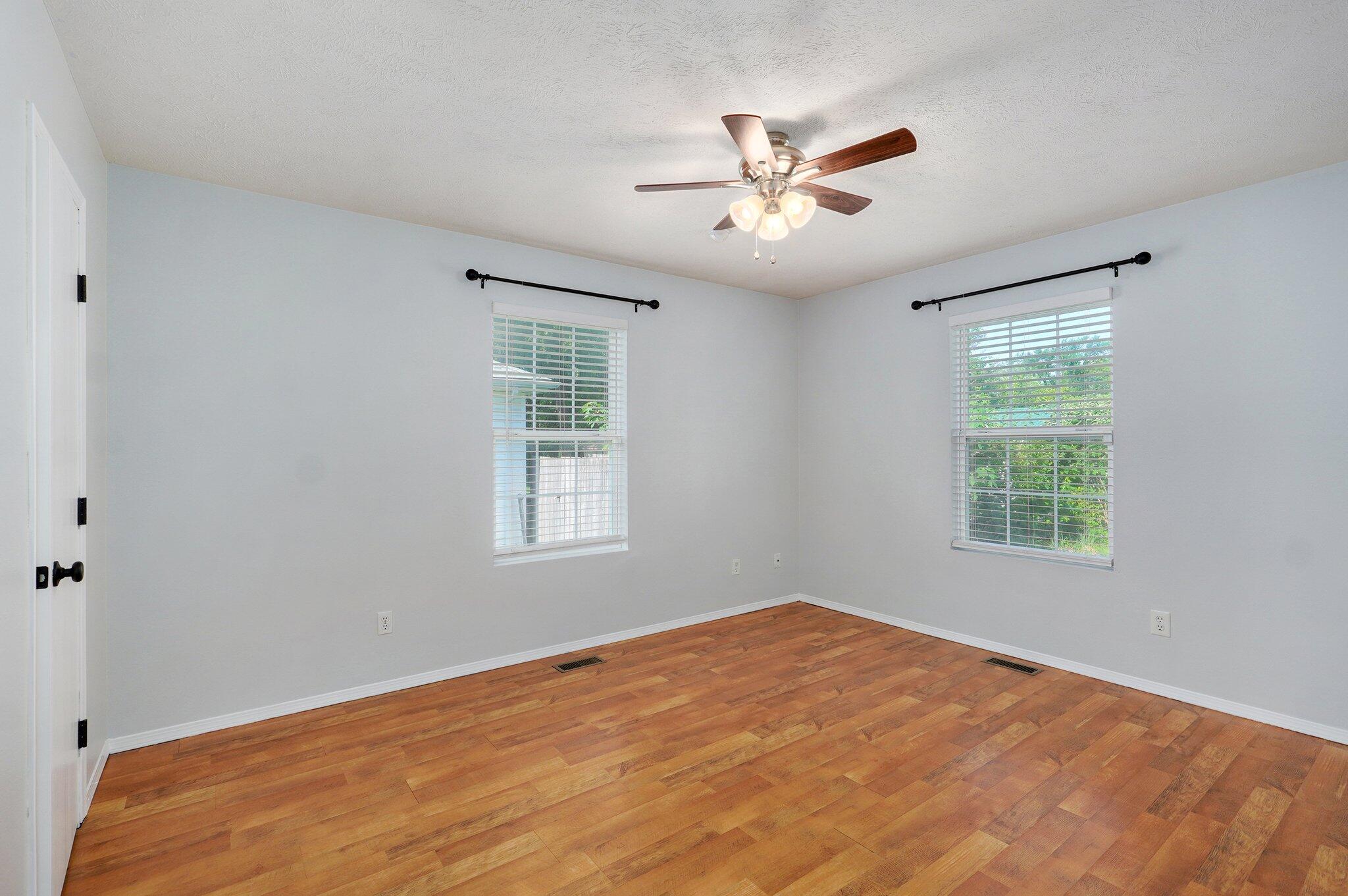 1037 North Clifton Avenue Property Photo 12