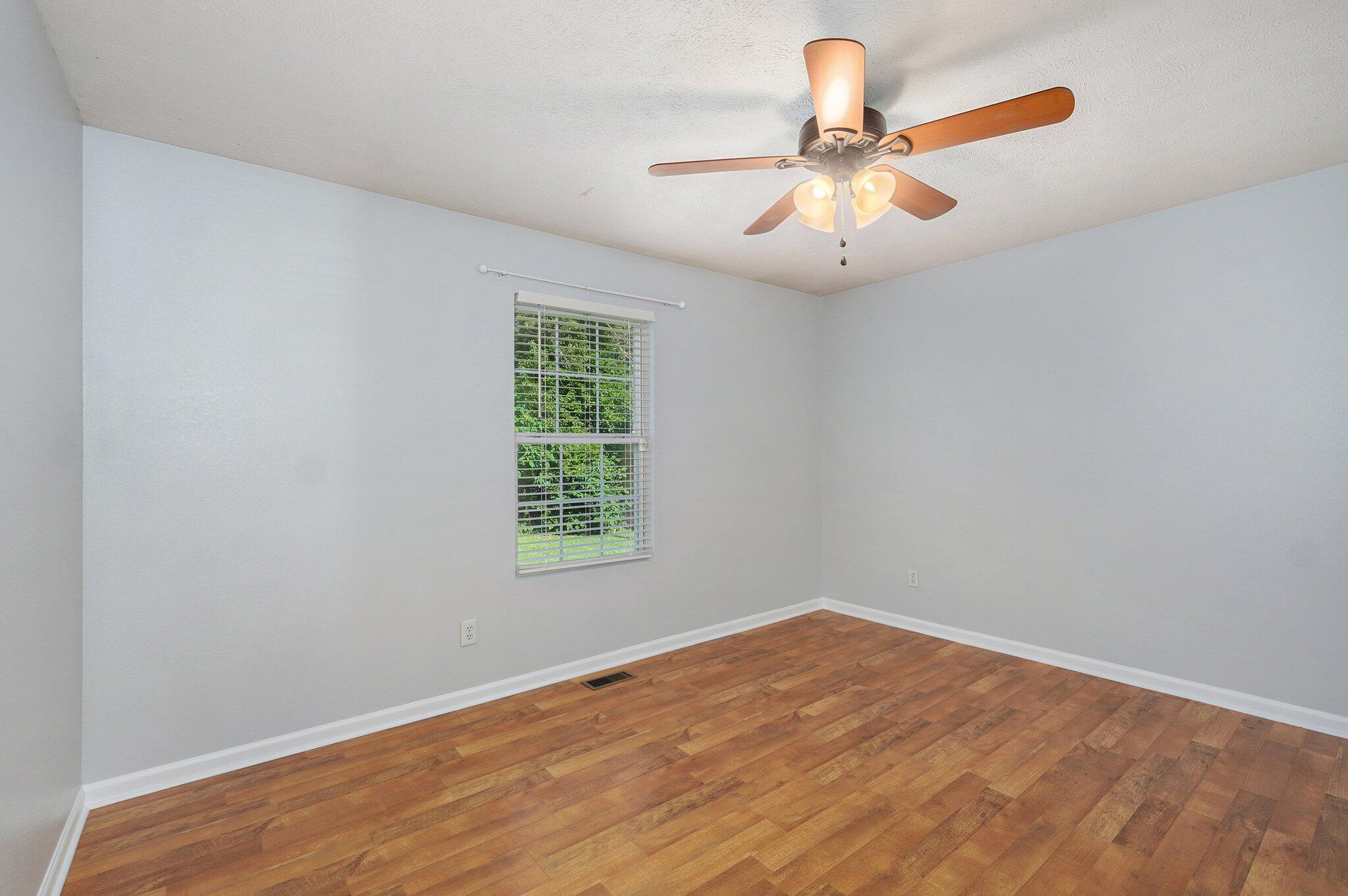 1037 North Clifton Avenue Property Photo 13