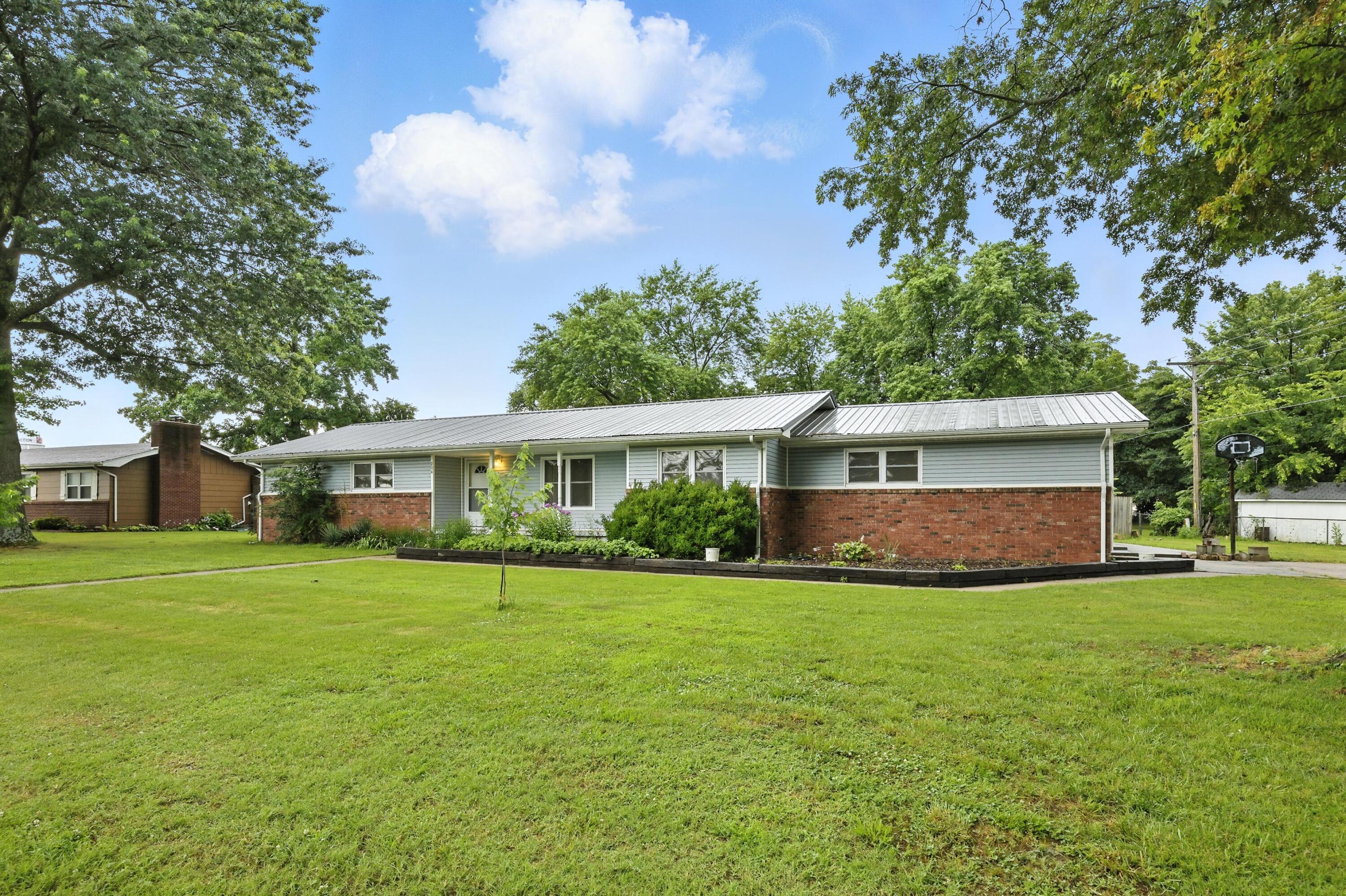 204 North Arlington Drive Property Photo 4