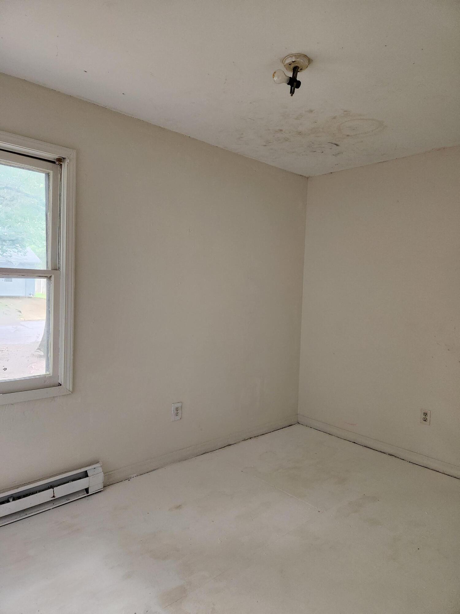 713 West Wollard Street Property Photo 3