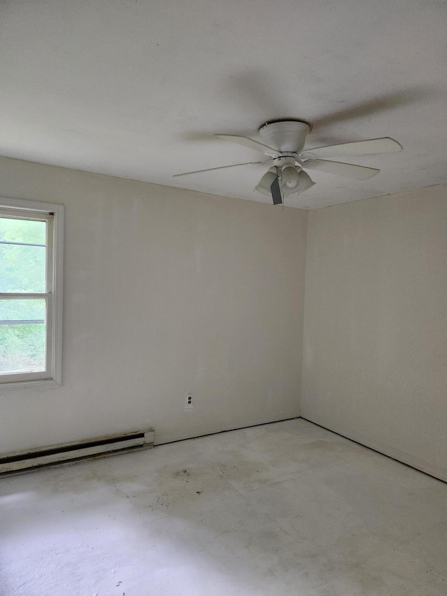 713 West Wollard Street Property Photo 4