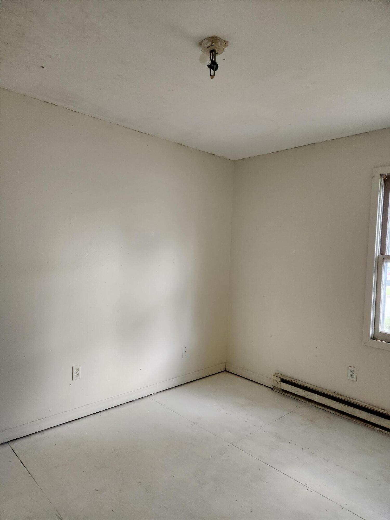 713 West Wollard Street Property Photo 5