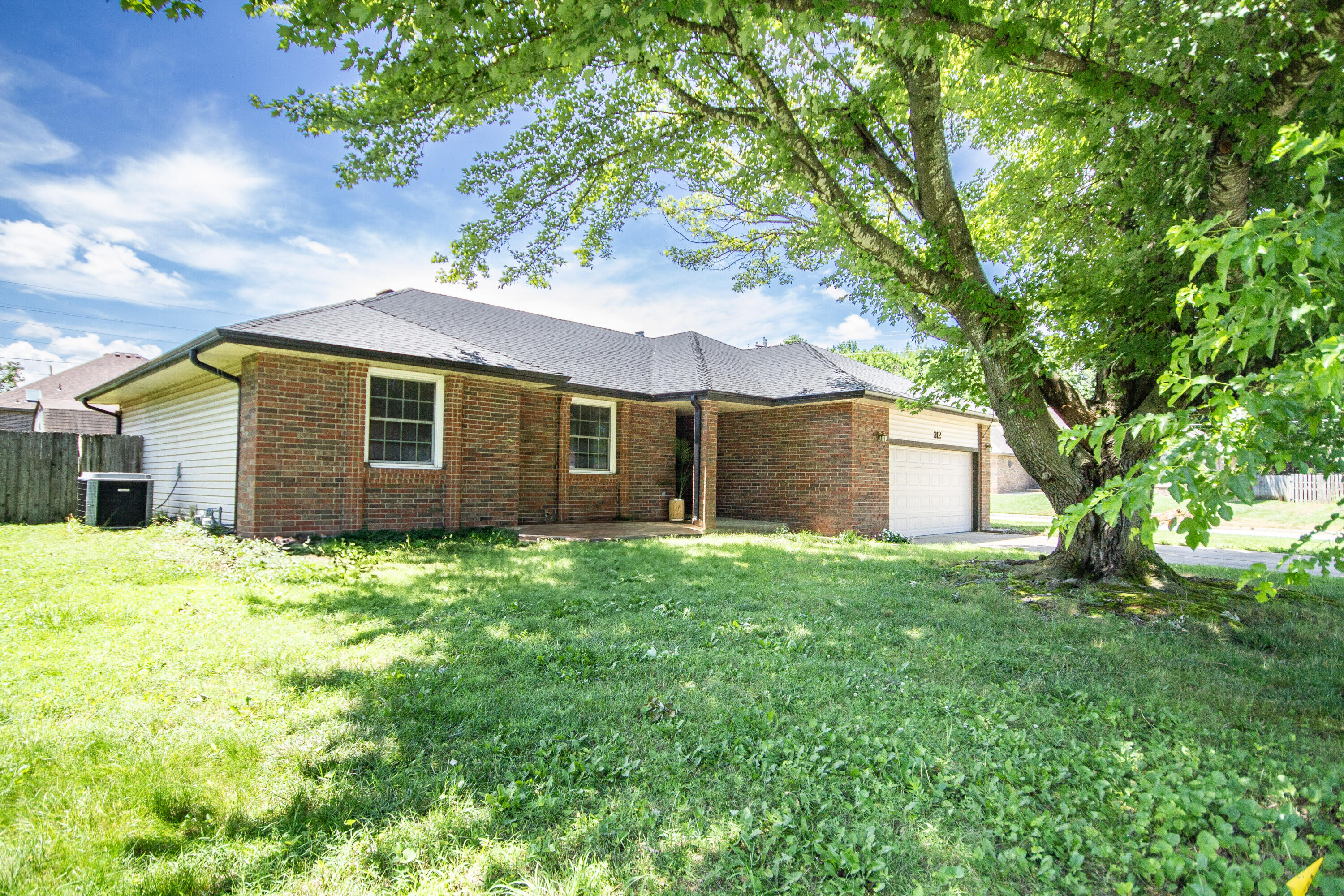 312 Raintree Street Property Photo 4