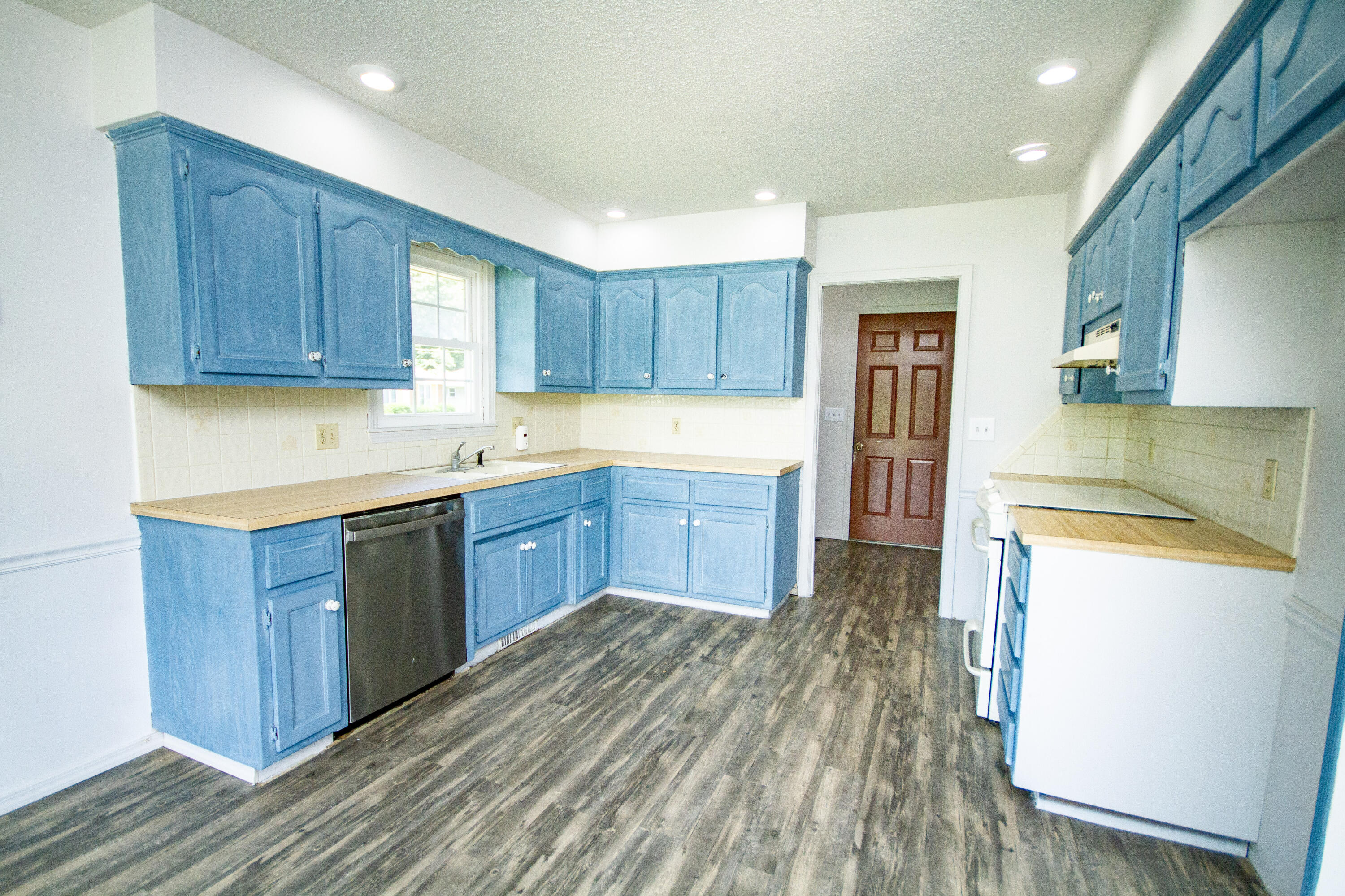 312 Raintree Street Property Photo 11