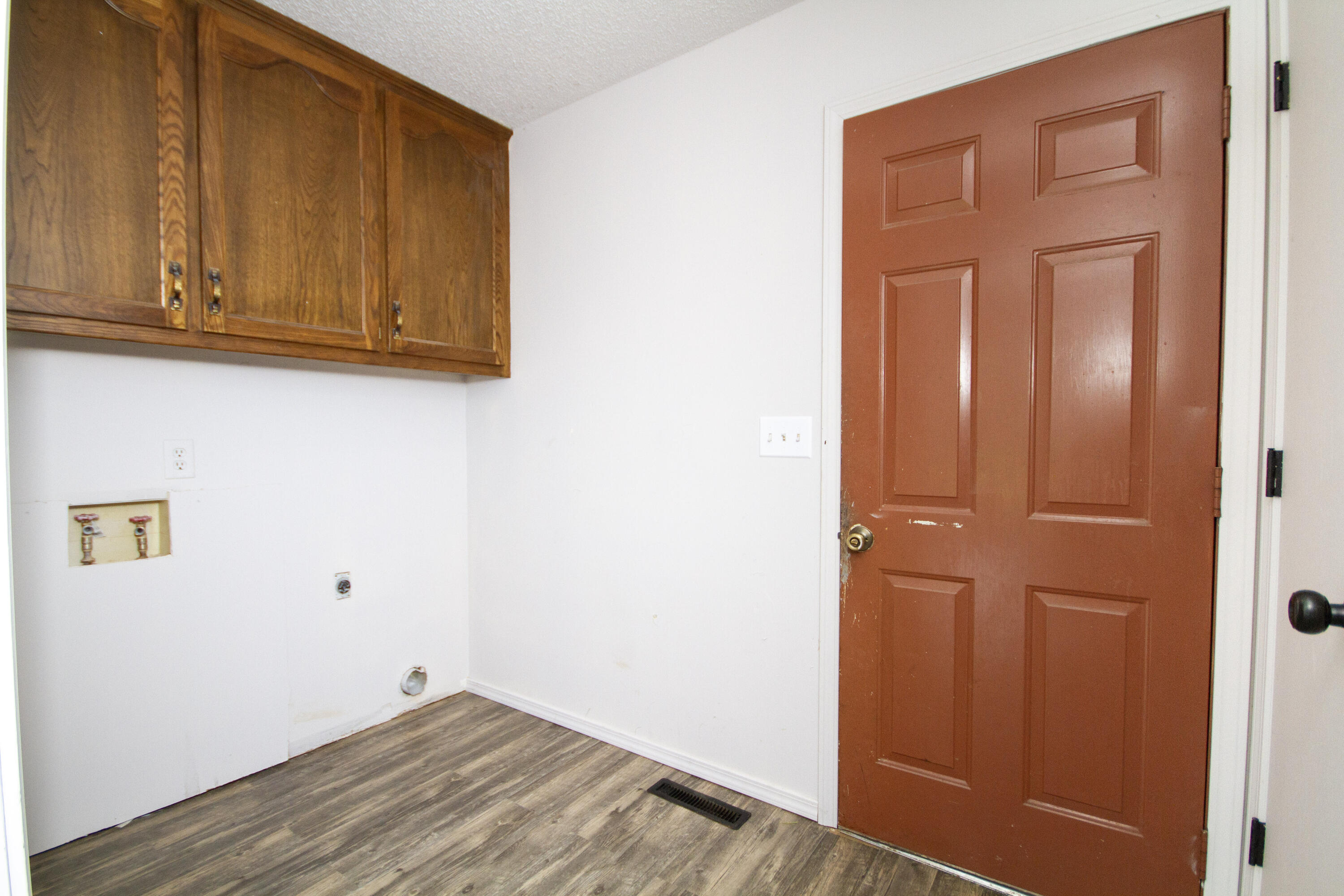 312 Raintree Street Property Photo 12