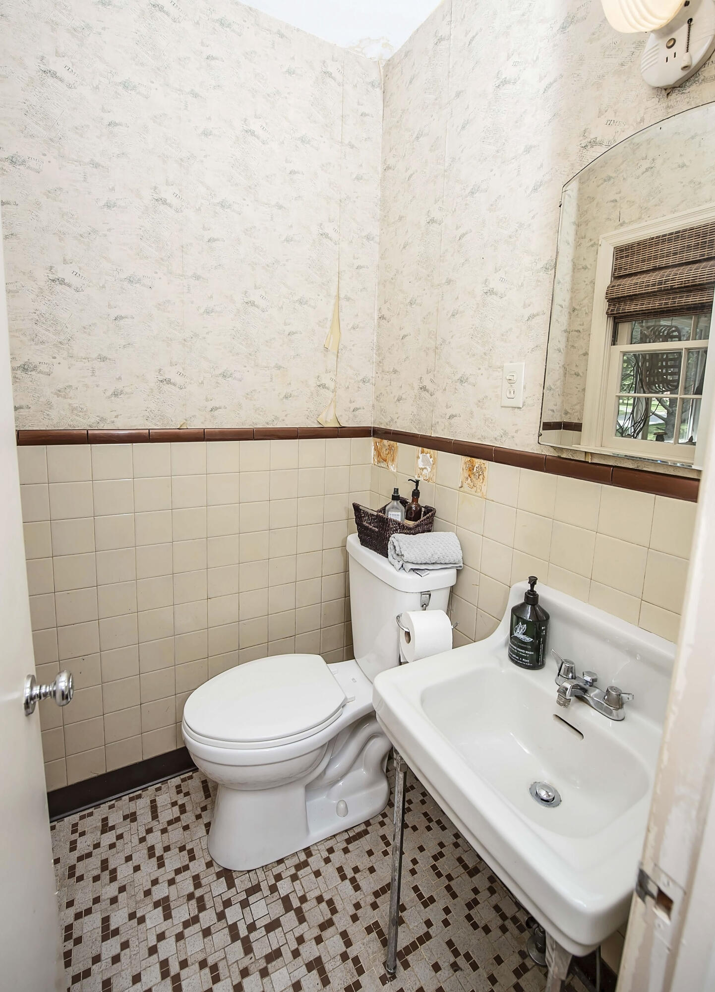 825 East University Street Property Photo 25