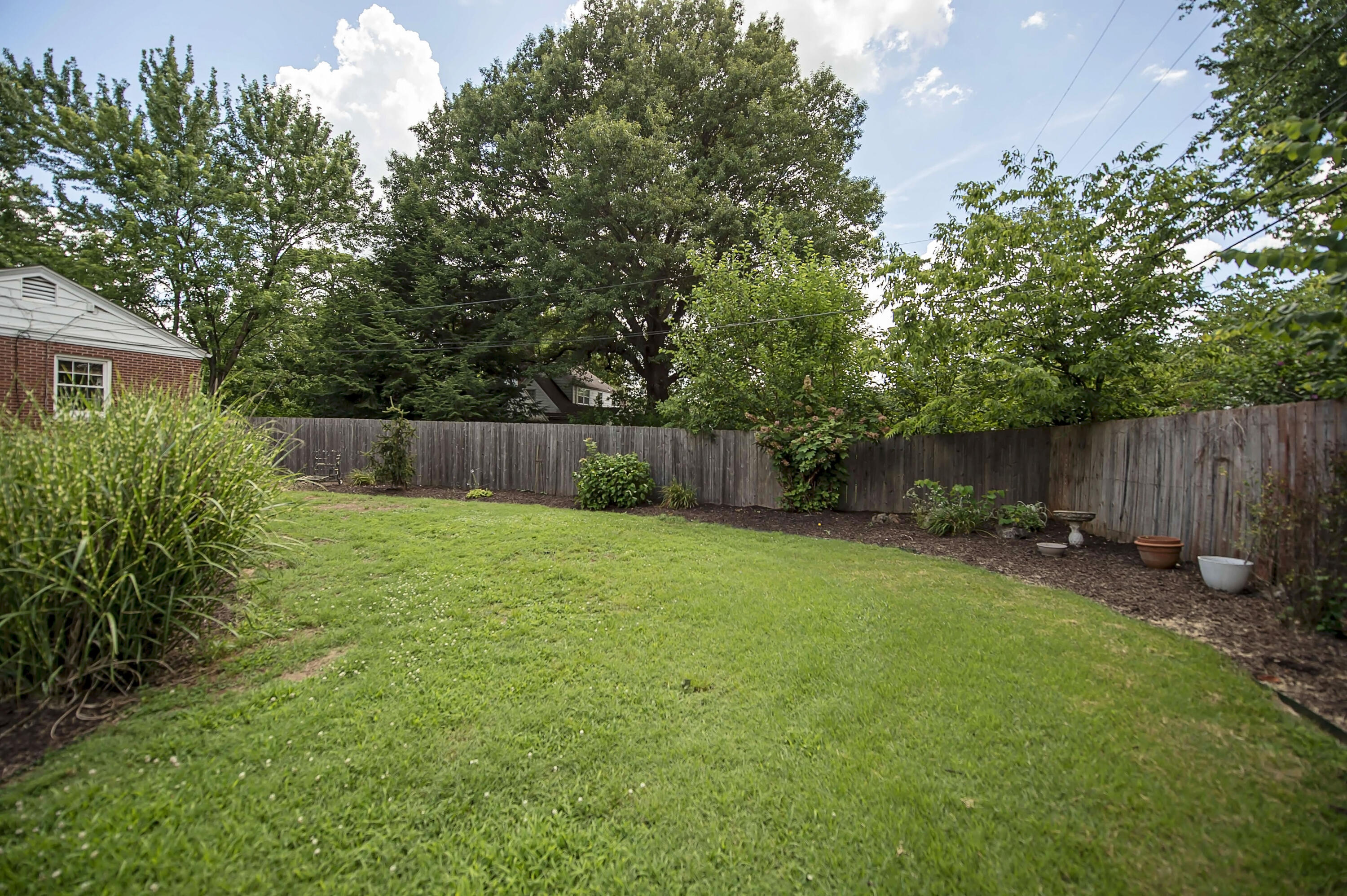 825 East University Street Property Photo 39