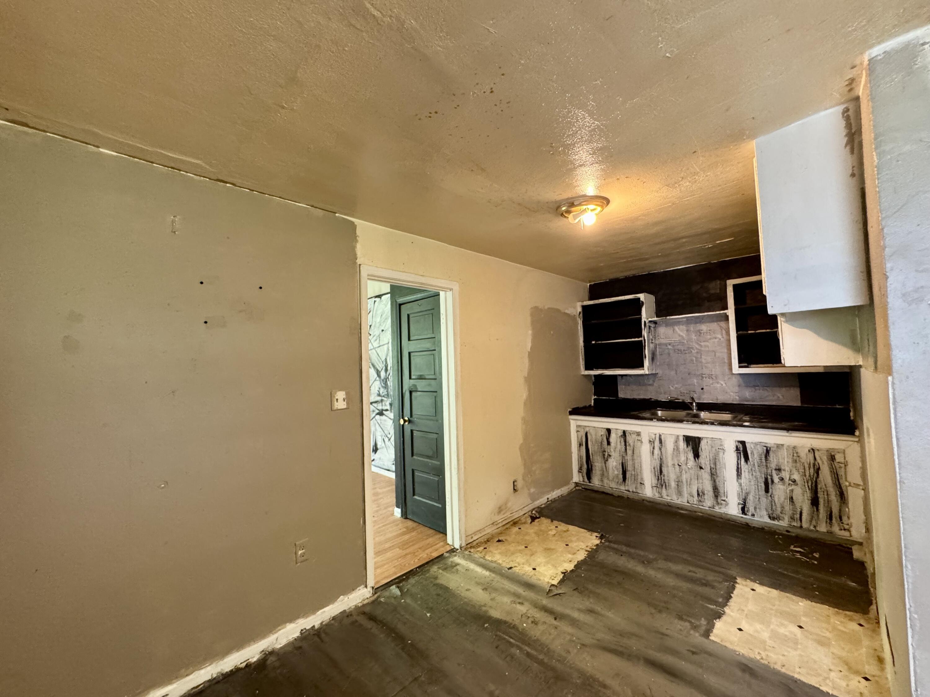 1451-72 East Mcgee Street Property Photo 5
