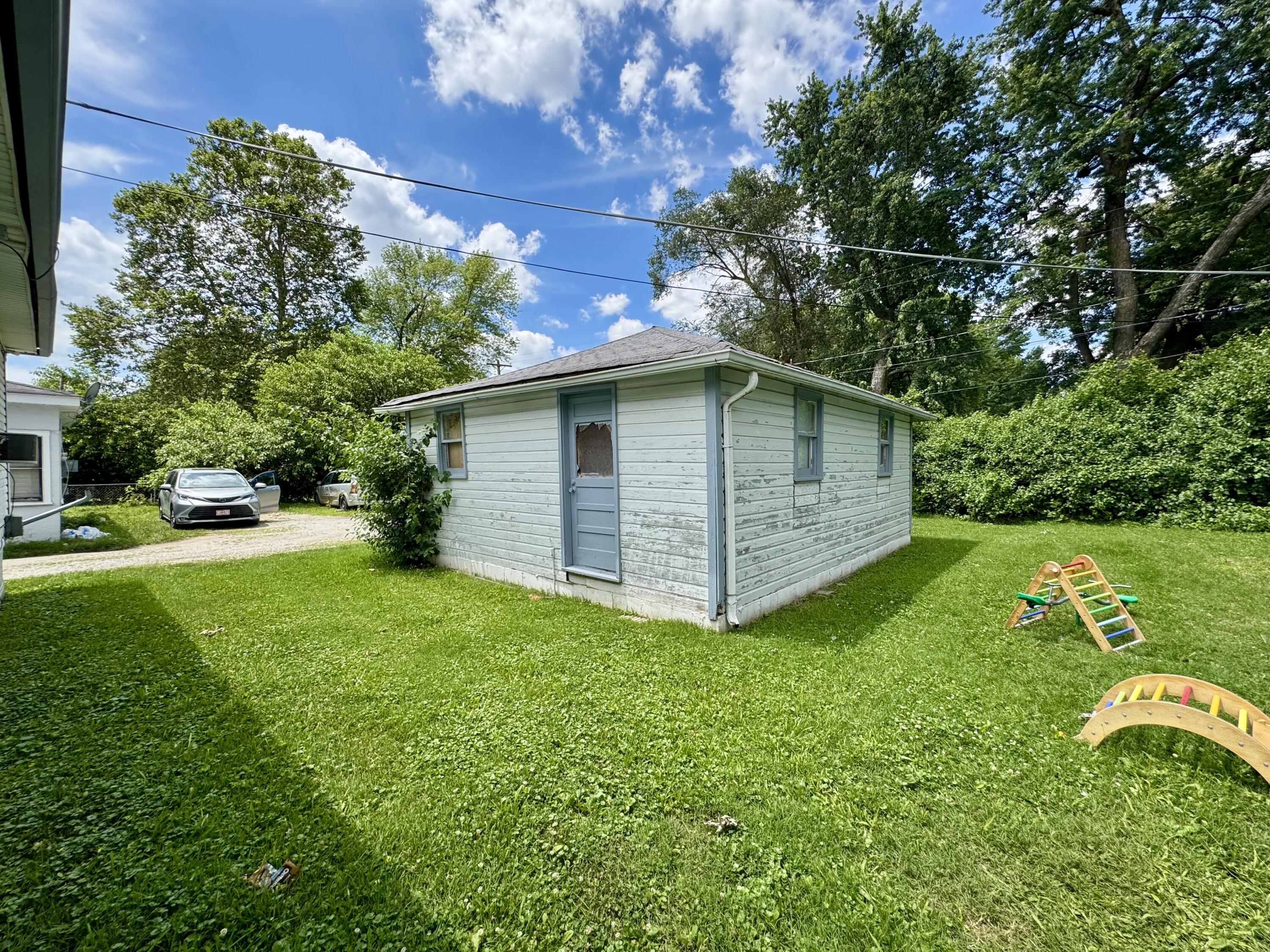 1451-72 East Mcgee Street Property Photo 13