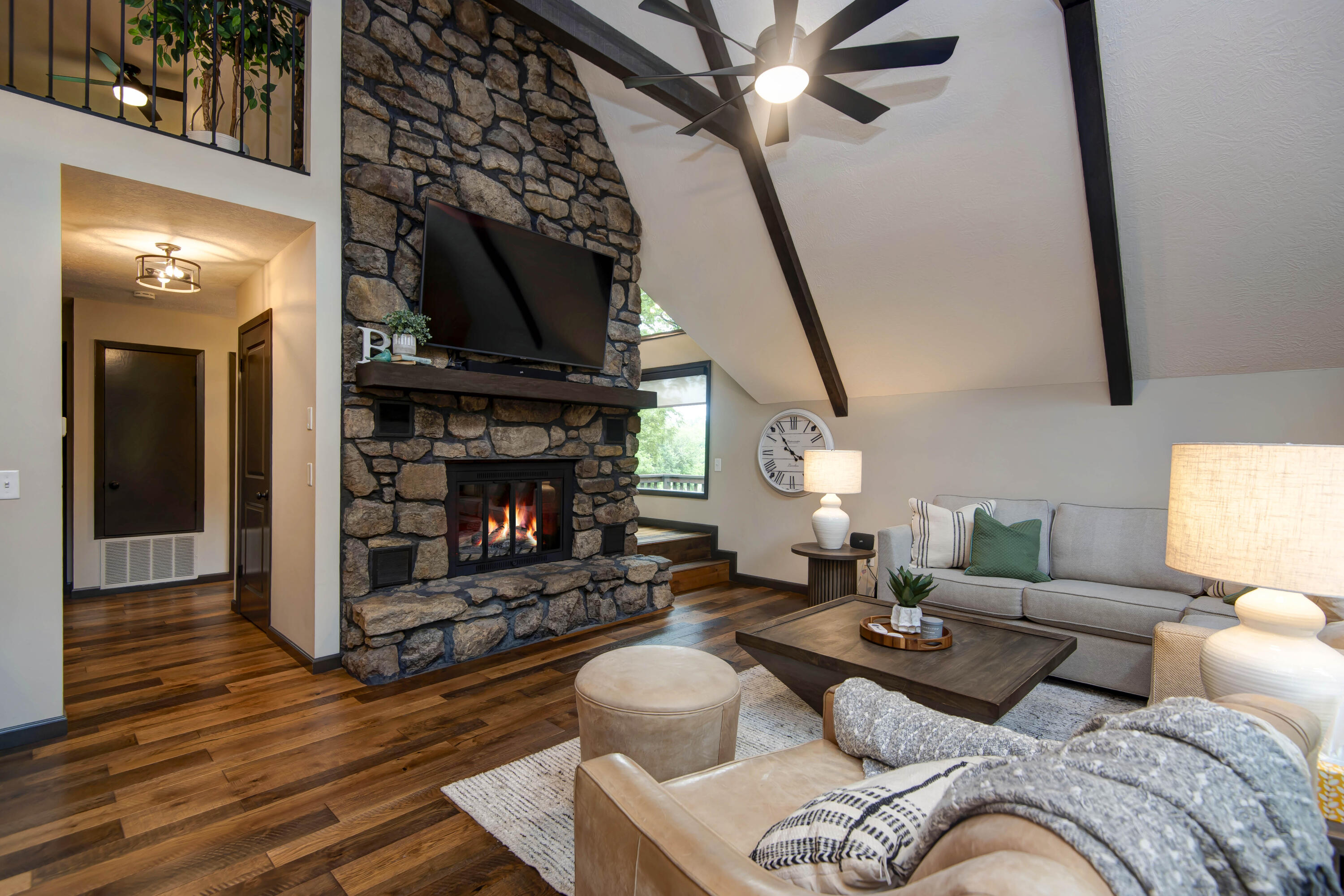 159 Old Dallas Loop Property Photo 8