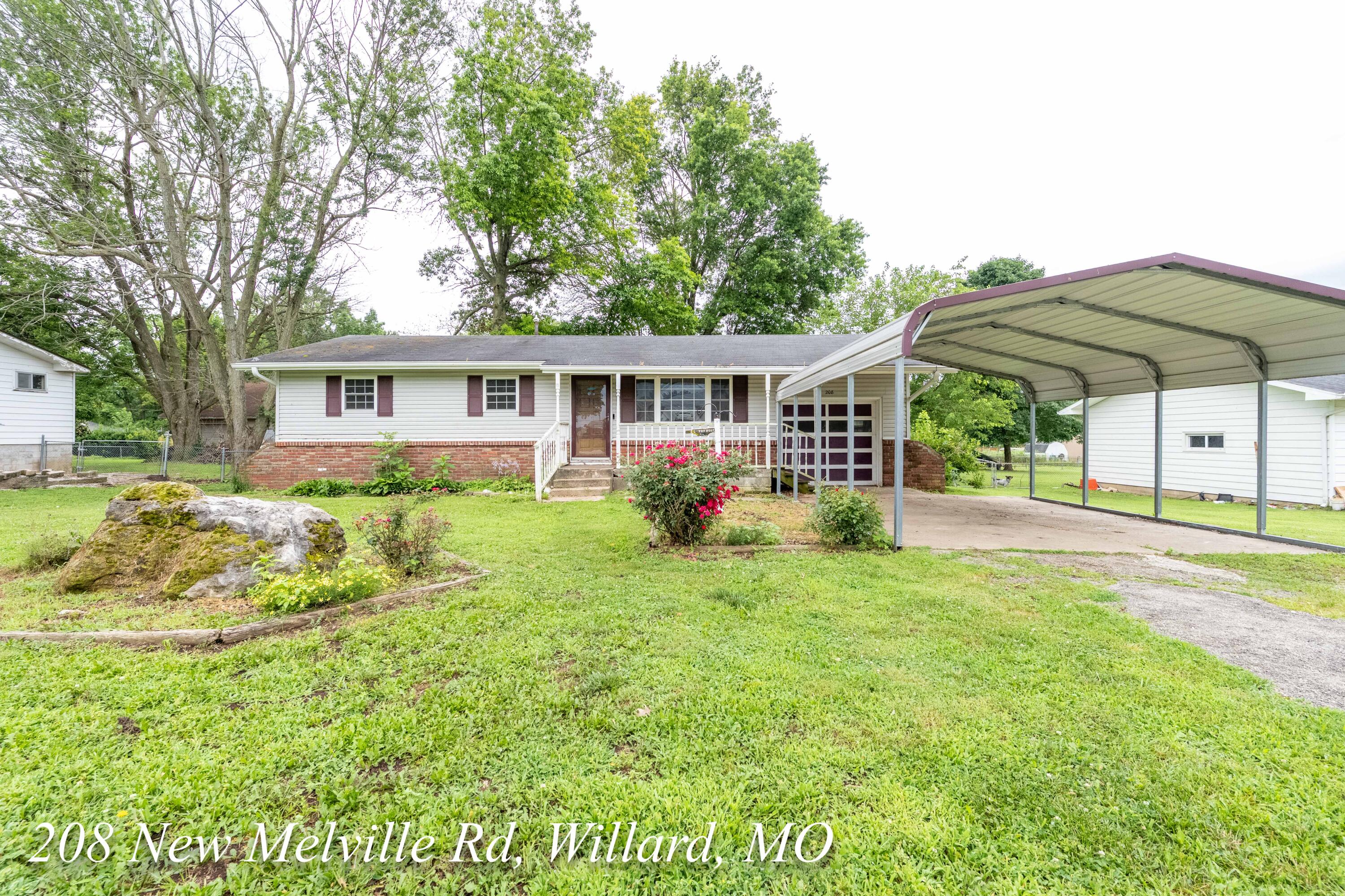 208 East New Melville Road Property Photo 1
