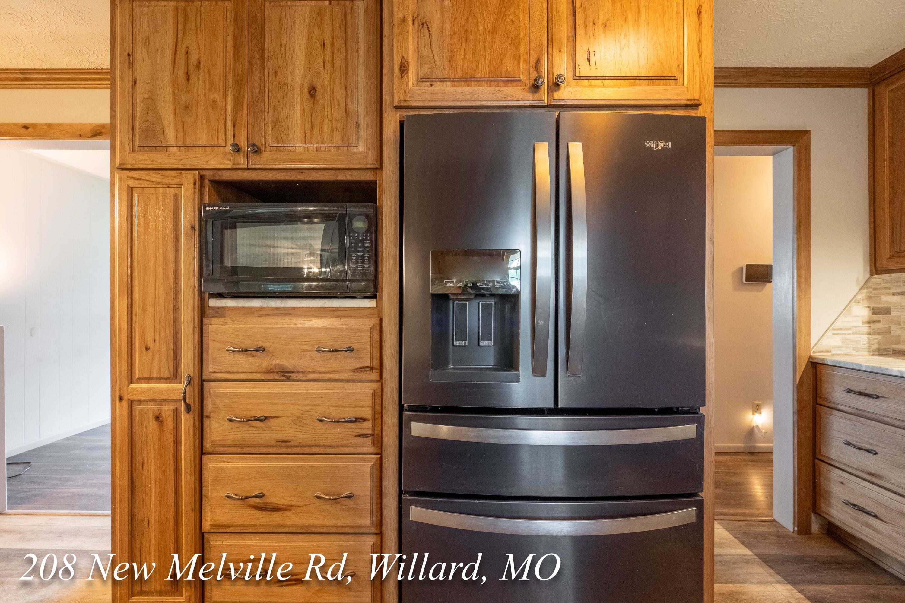 208 East New Melville Road Property Photo 10