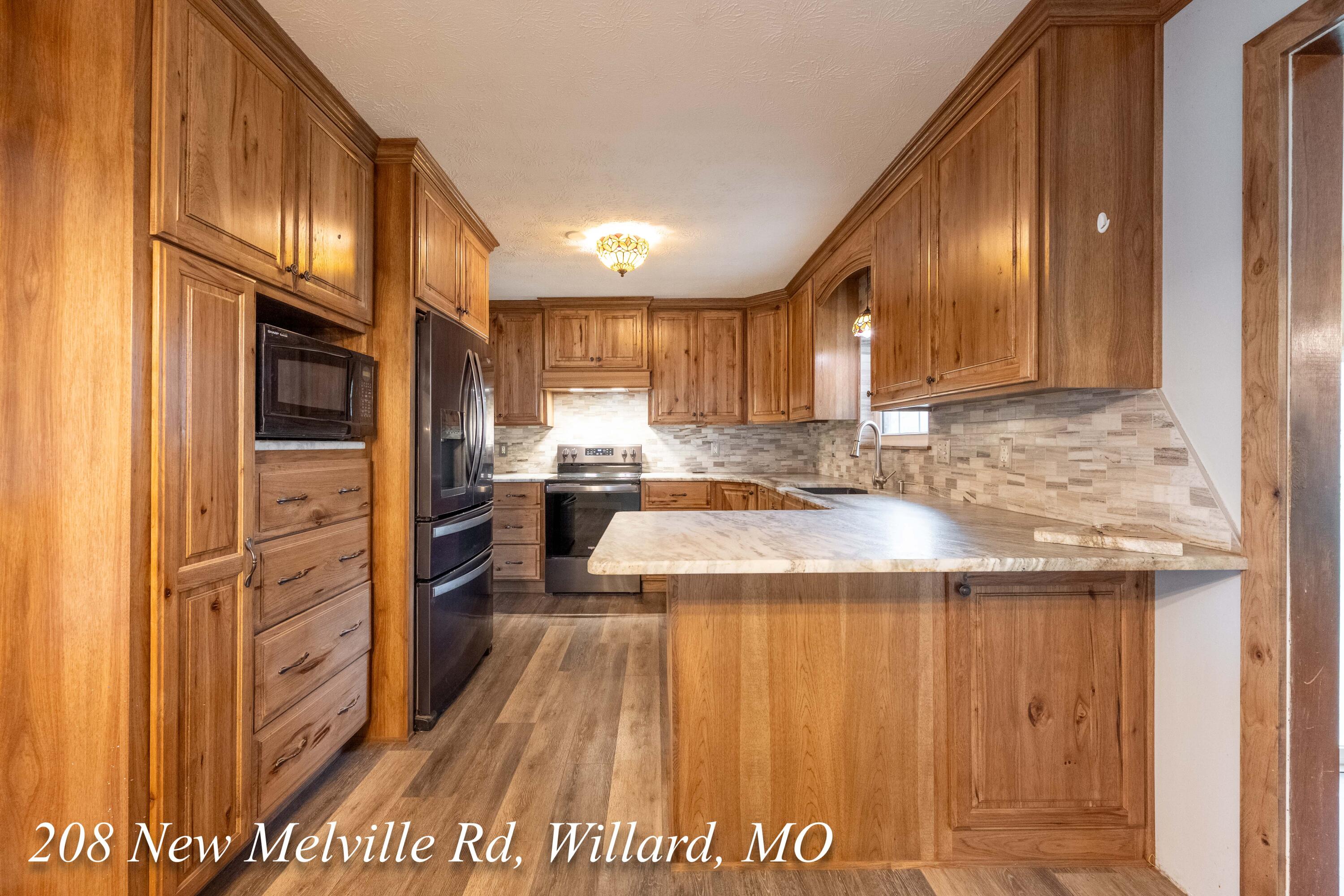 208 East New Melville Road Property Photo 11