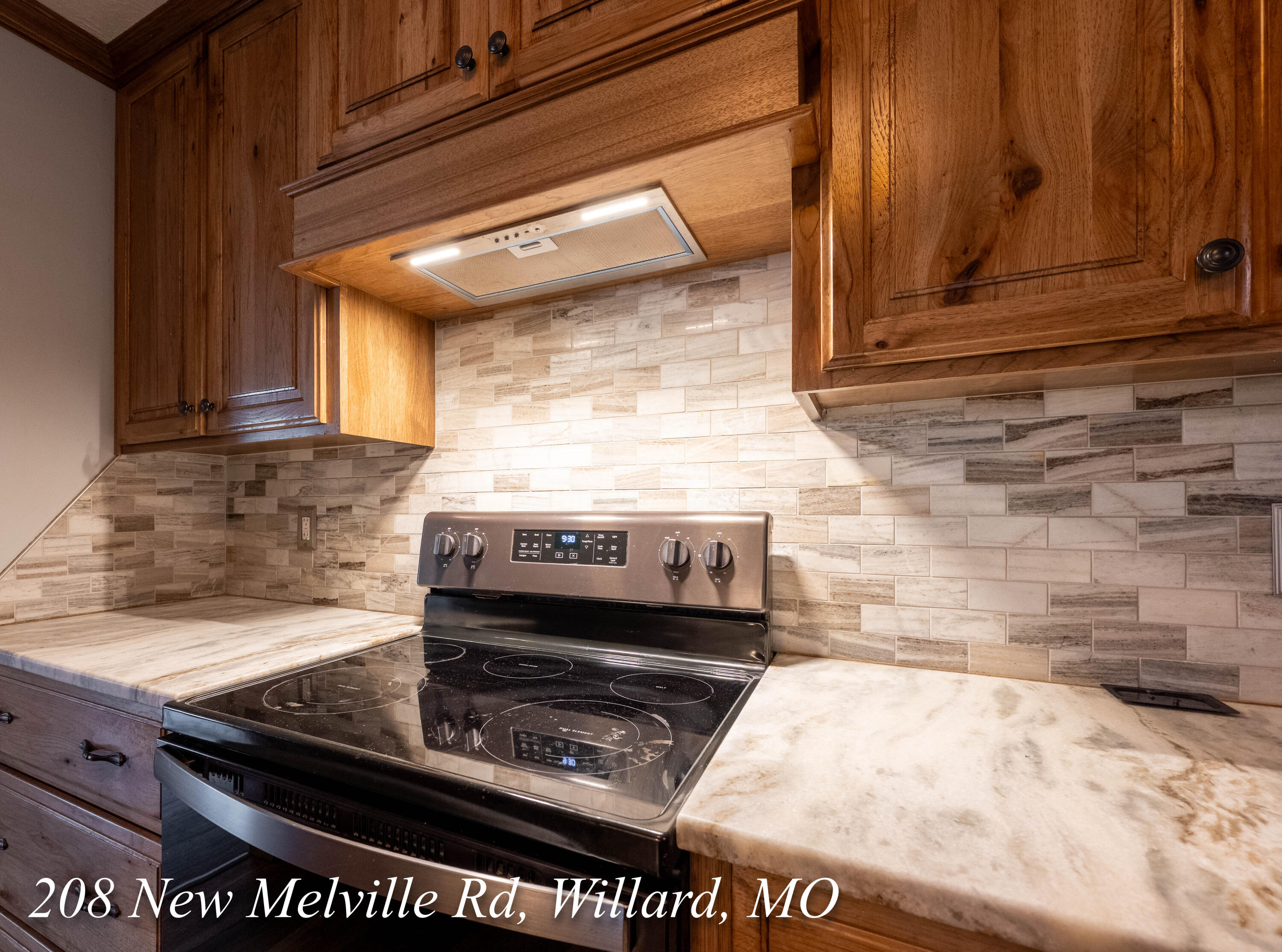 208 East New Melville Road Property Photo 13
