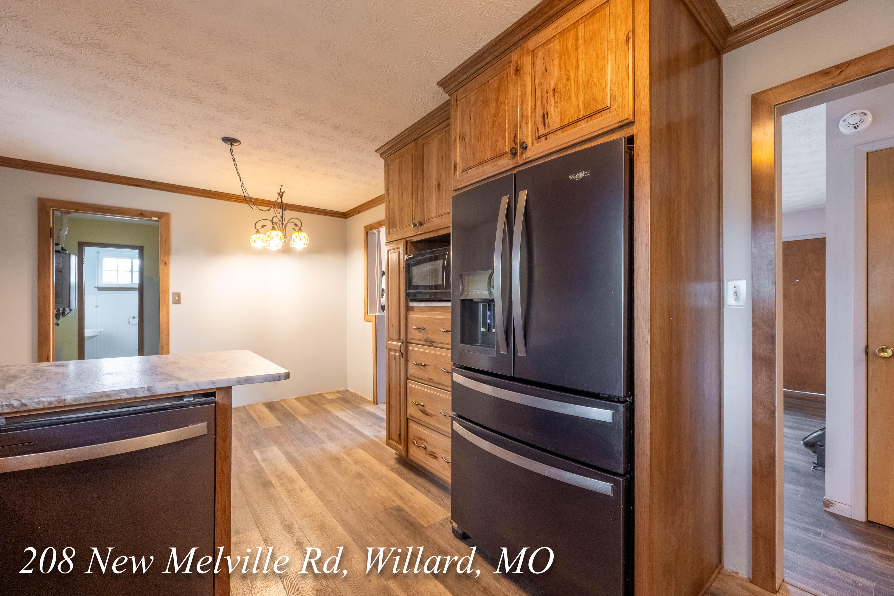208 East New Melville Road Property Photo 15