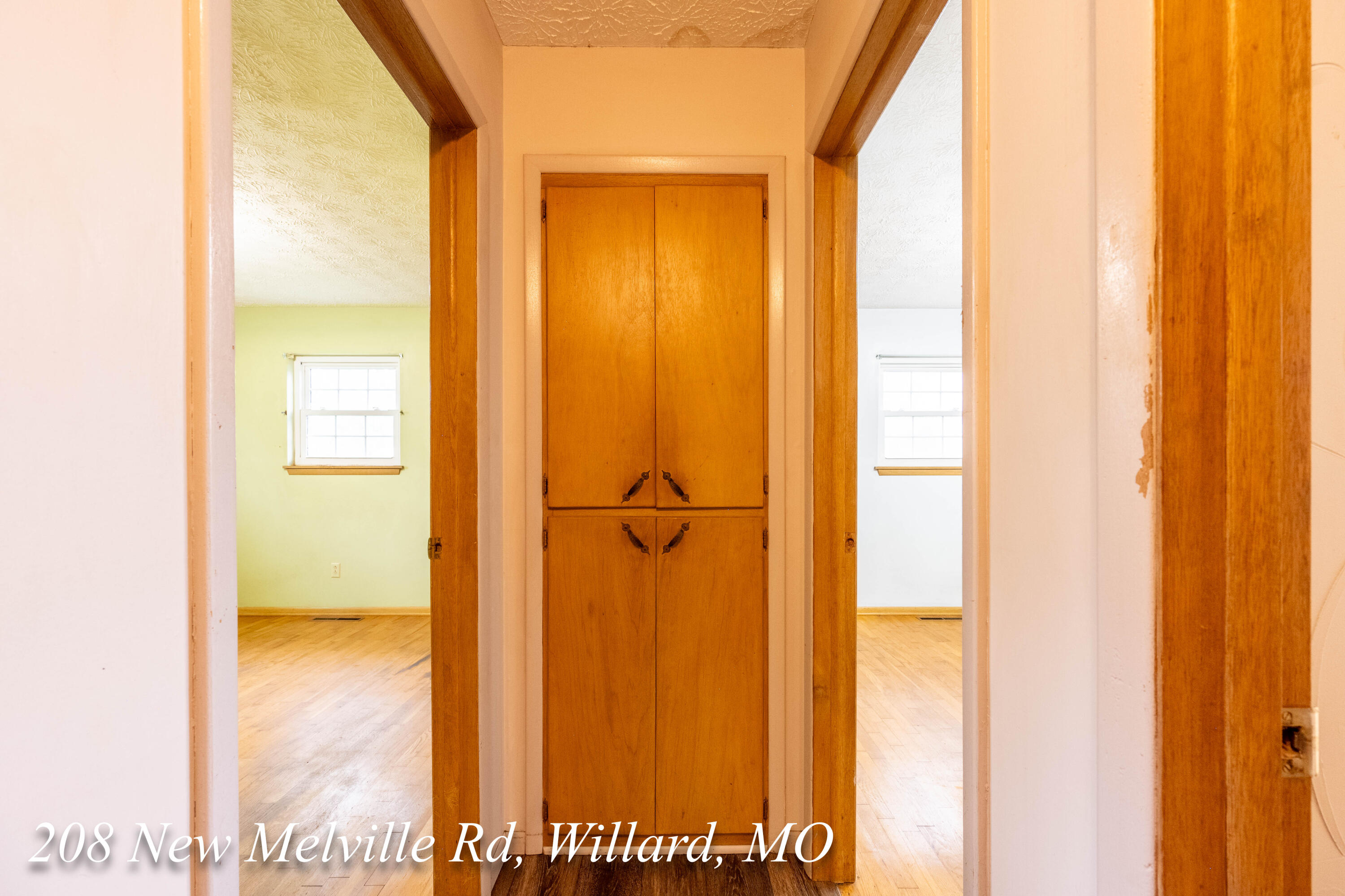 208 East New Melville Road Property Photo 20