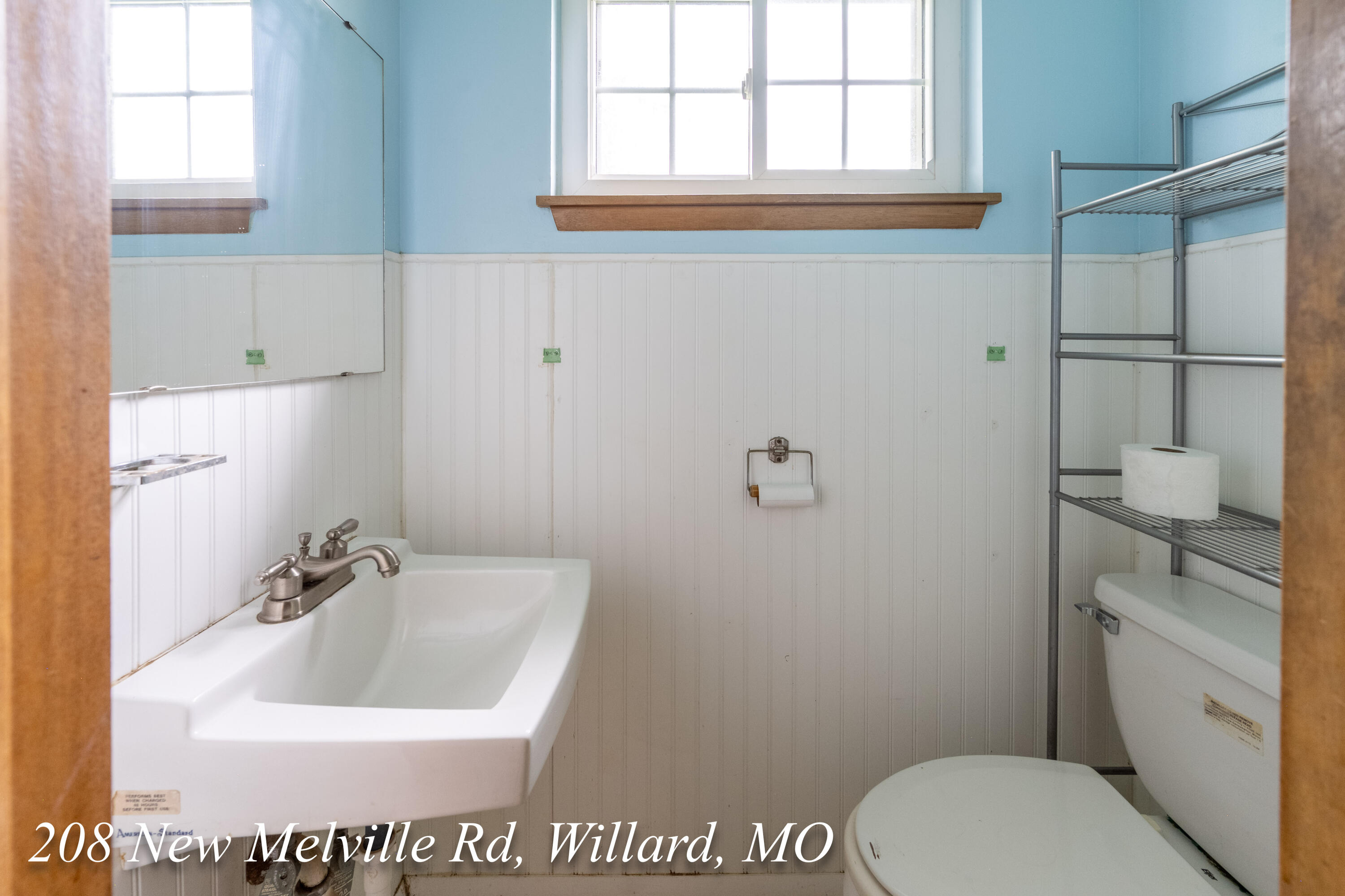 208 East New Melville Road Property Photo 31