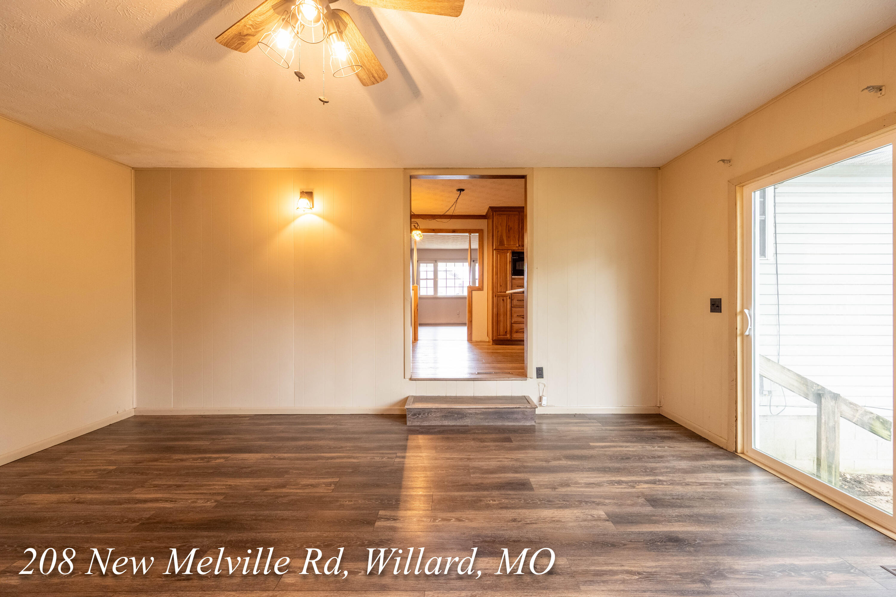 208 East New Melville Road Property Photo 32