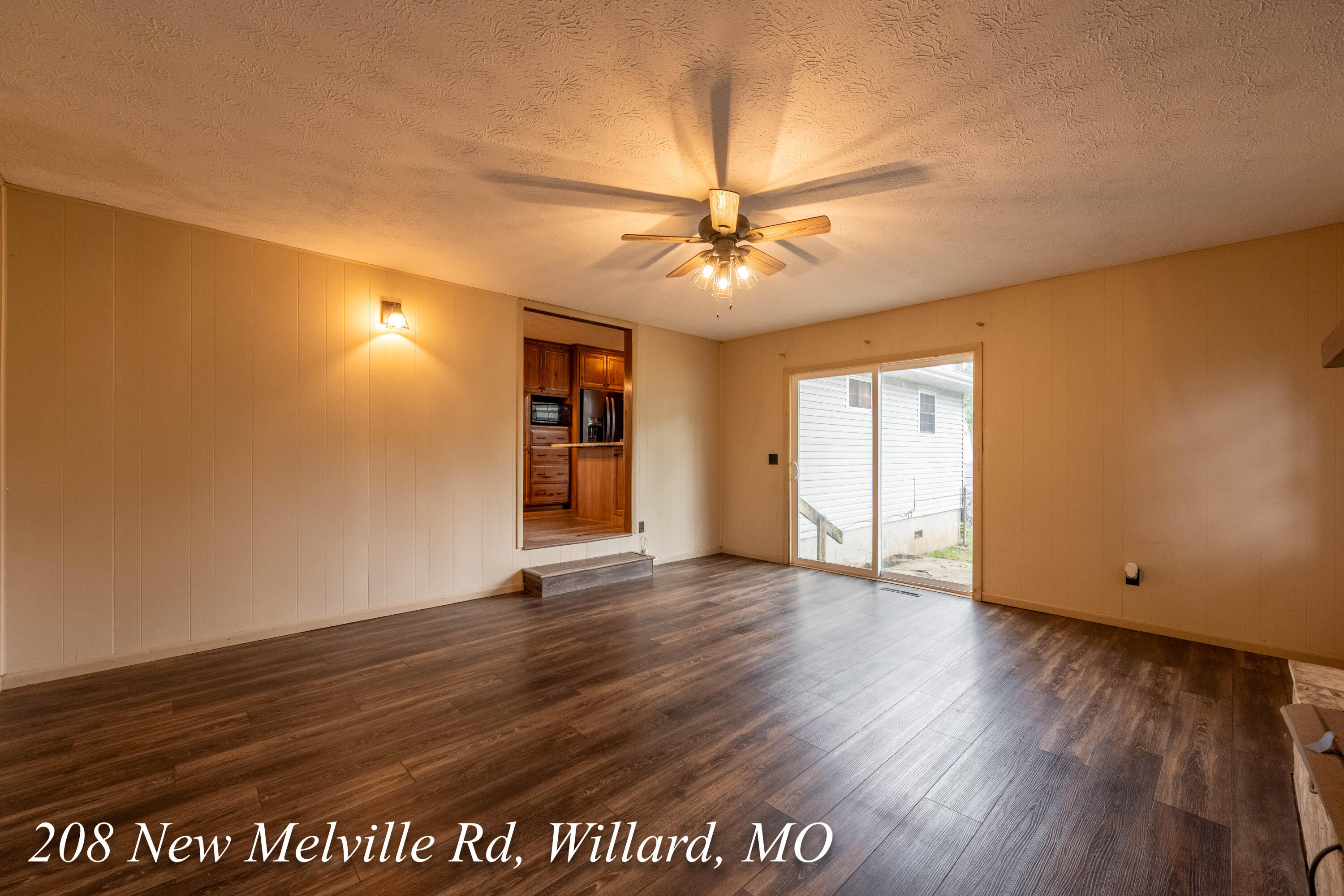 208 East New Melville Road Property Photo 33