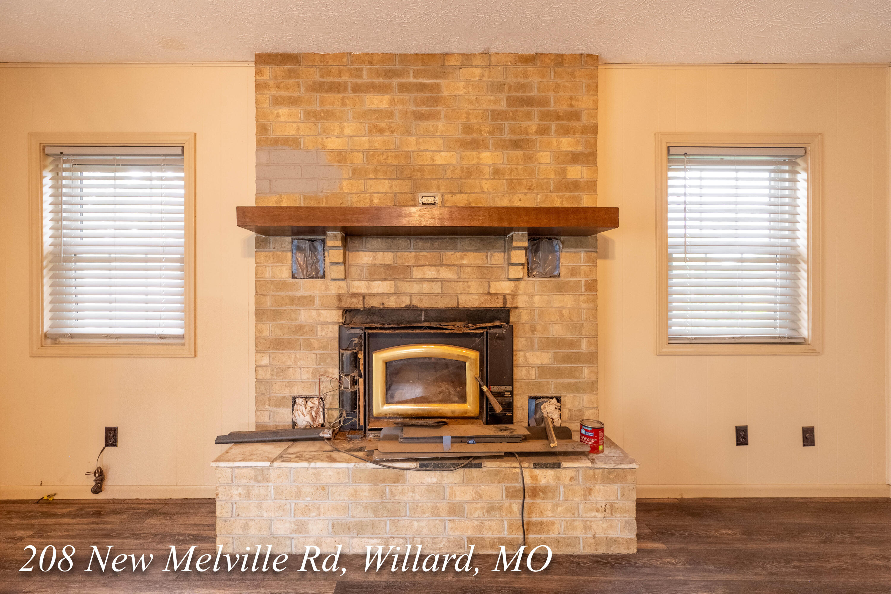 208 East New Melville Road Property Photo 35