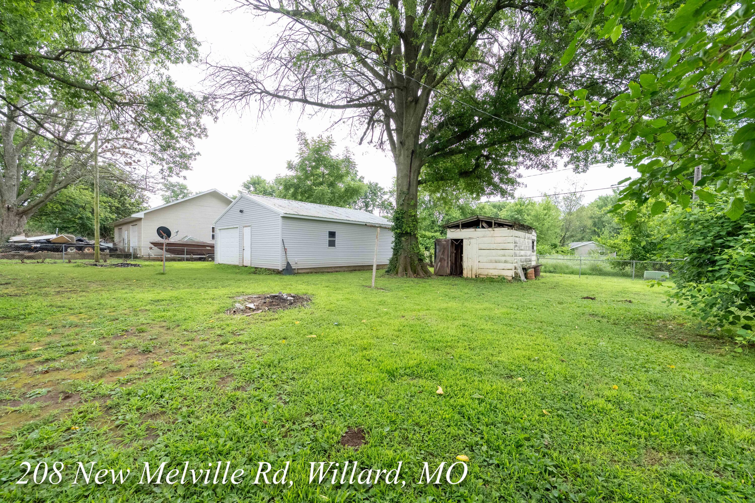 208 East New Melville Road Property Photo 41