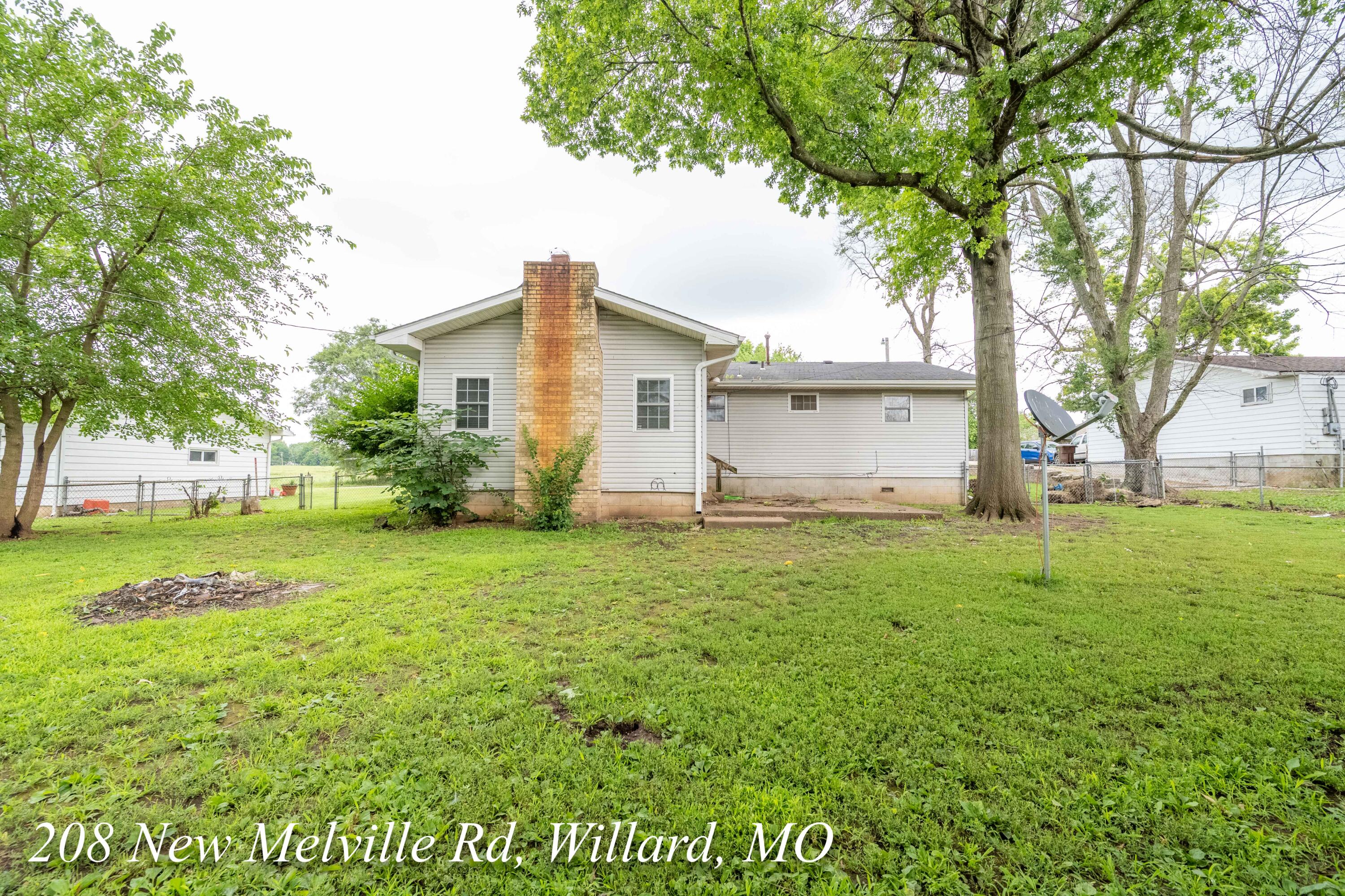 208 East New Melville Road Property Photo 42