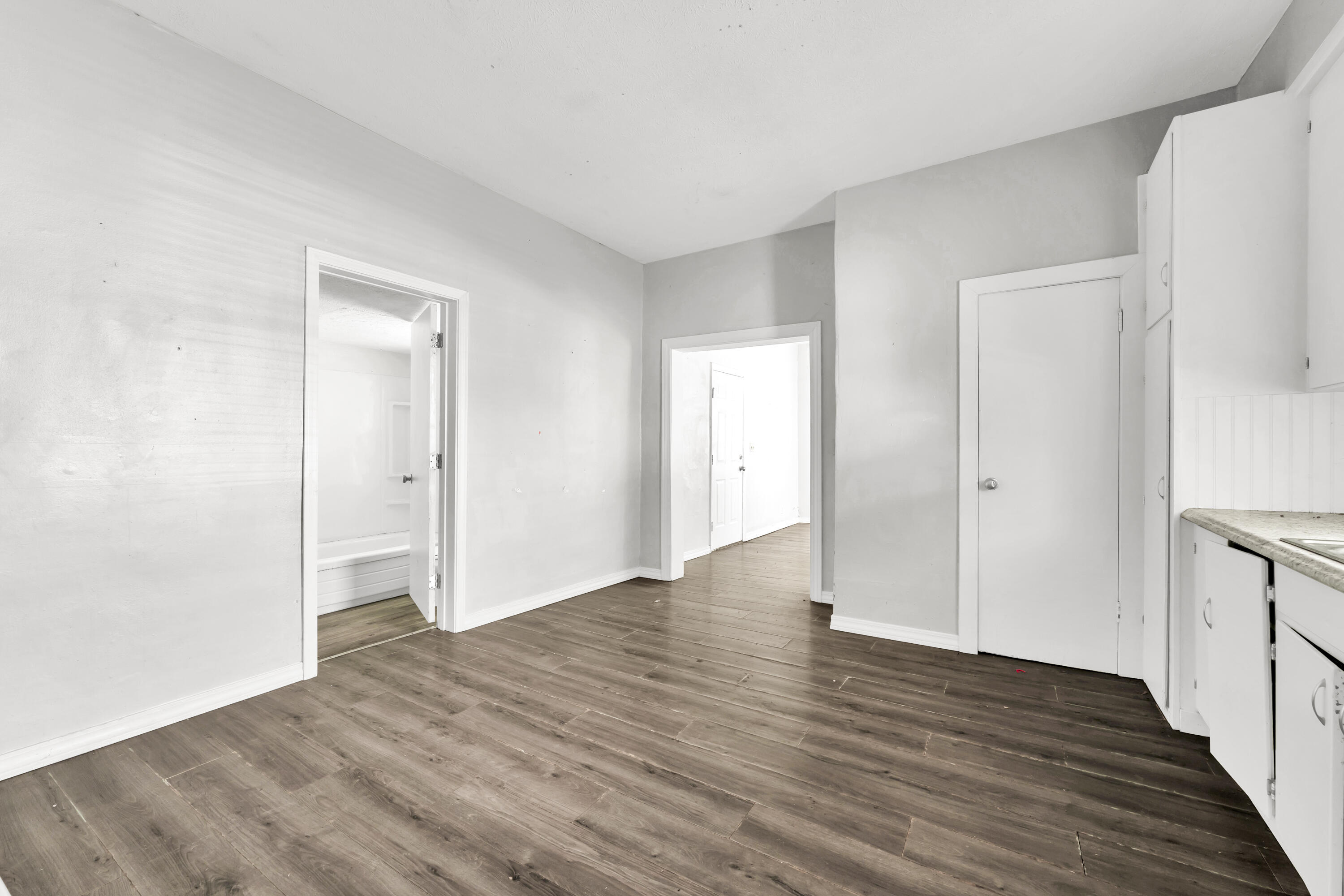 1053 East Pacific Street Property Photo 14