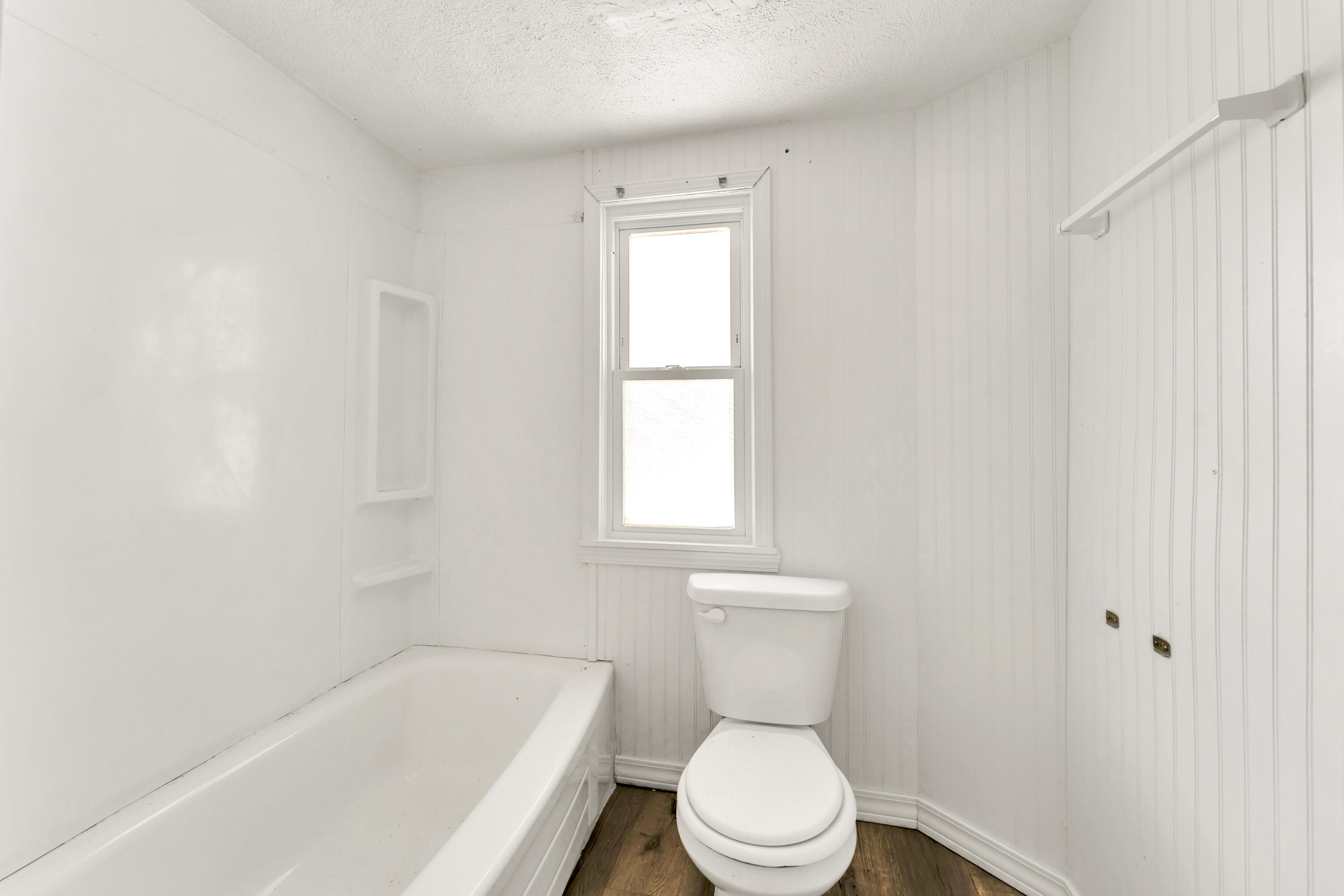 1053 East Pacific Street Property Photo 16