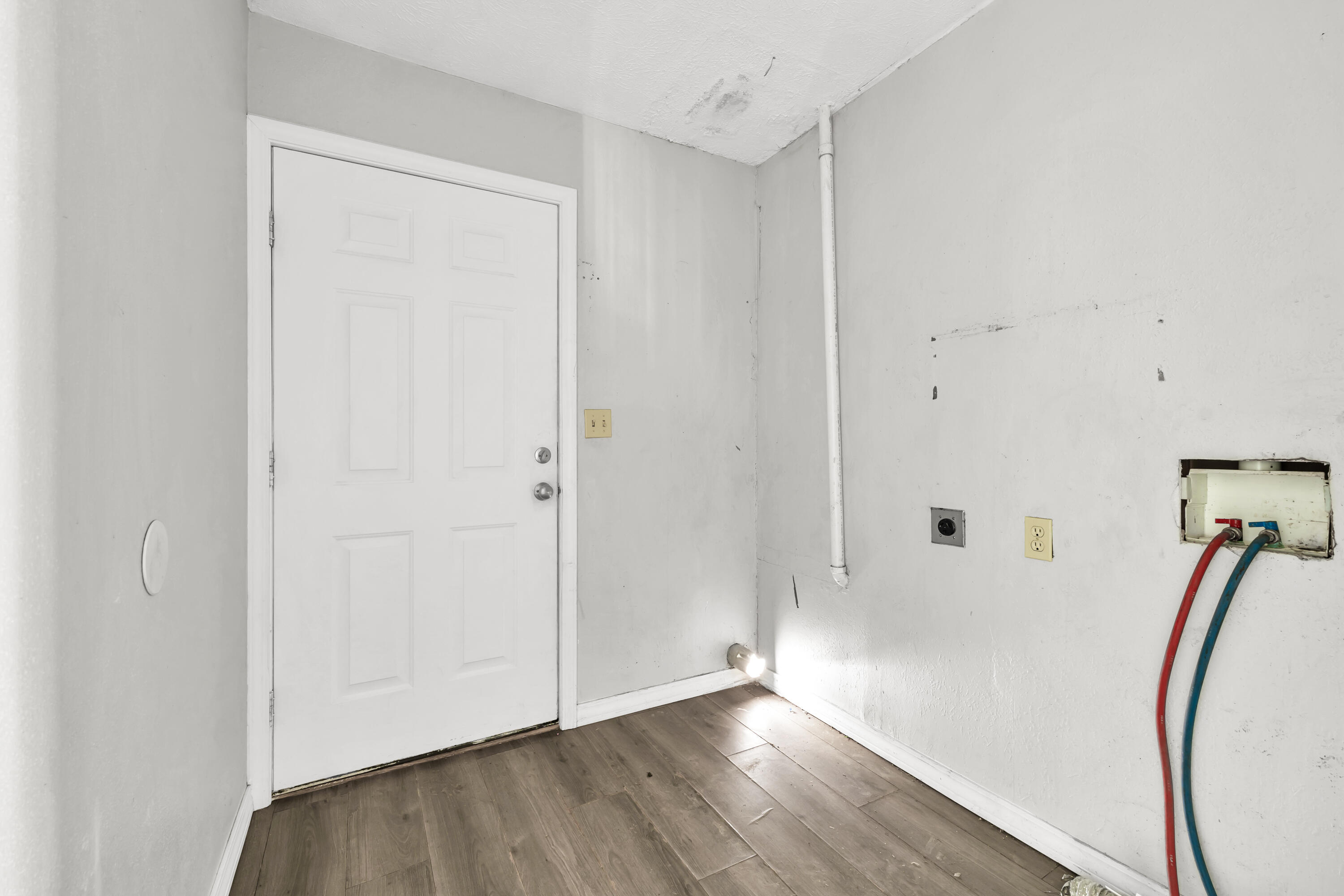 1053 East Pacific Street Property Photo 20