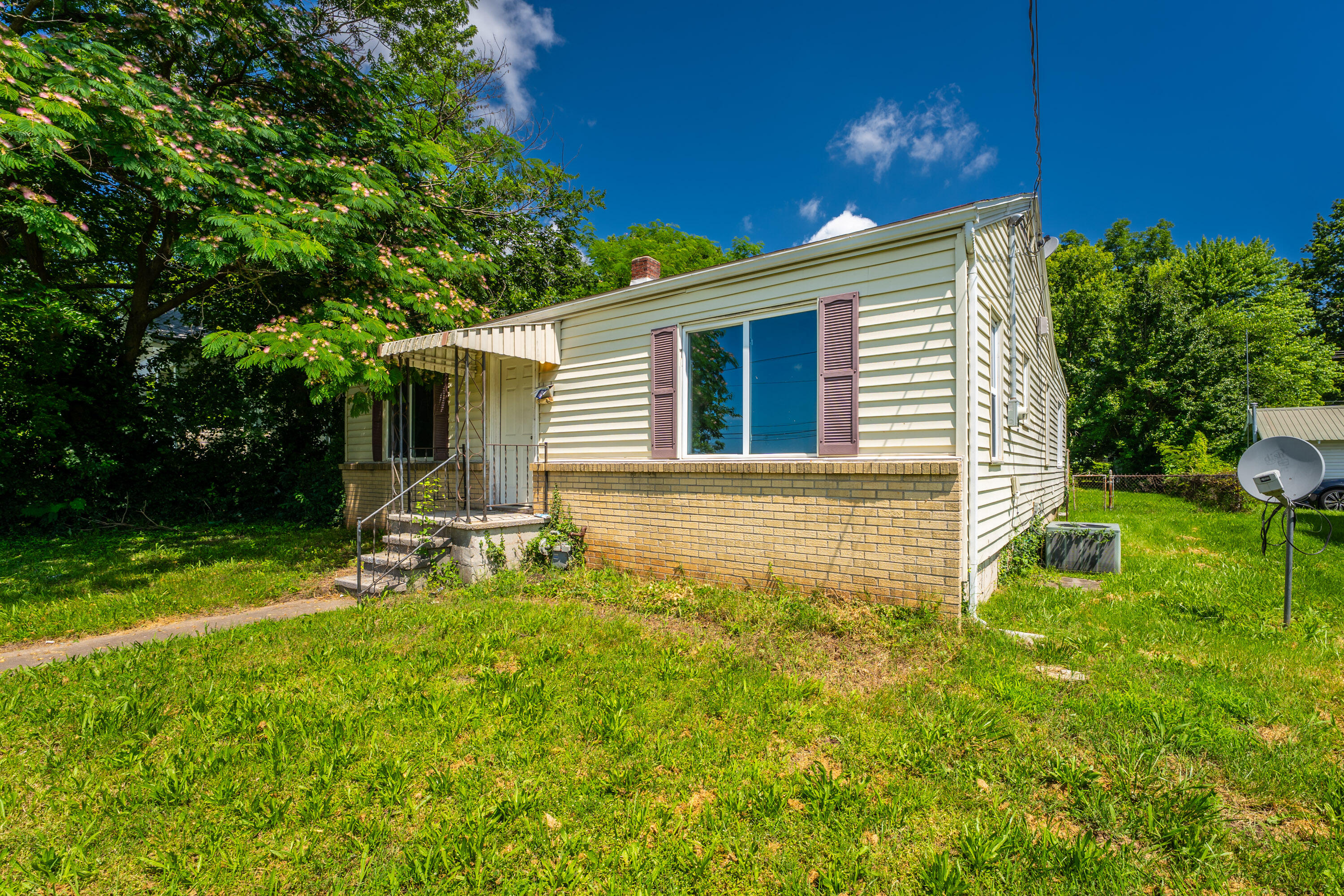 1107 West Nichols Street Property Photo 3