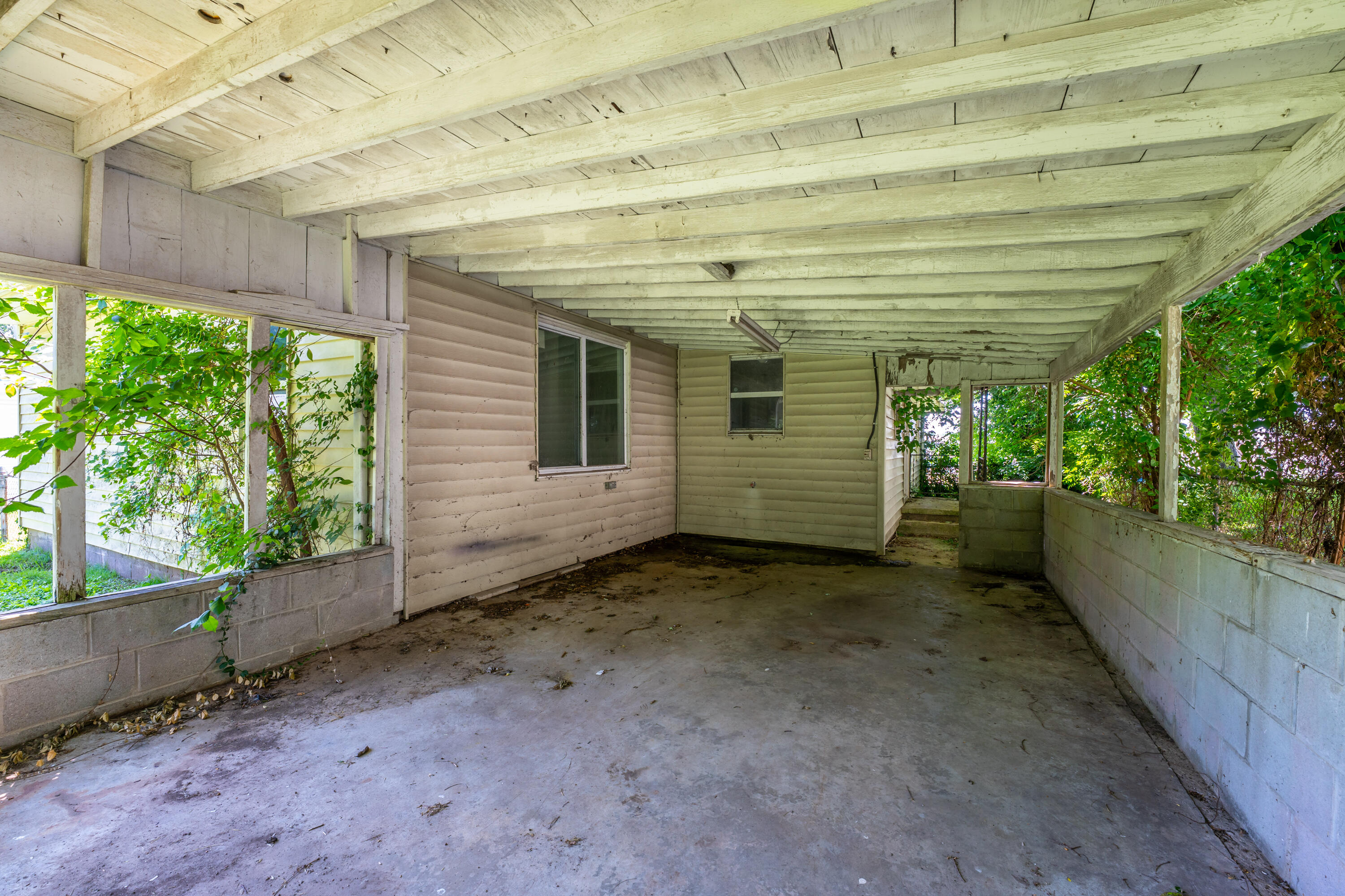 1107 West Nichols Street Property Photo 8
