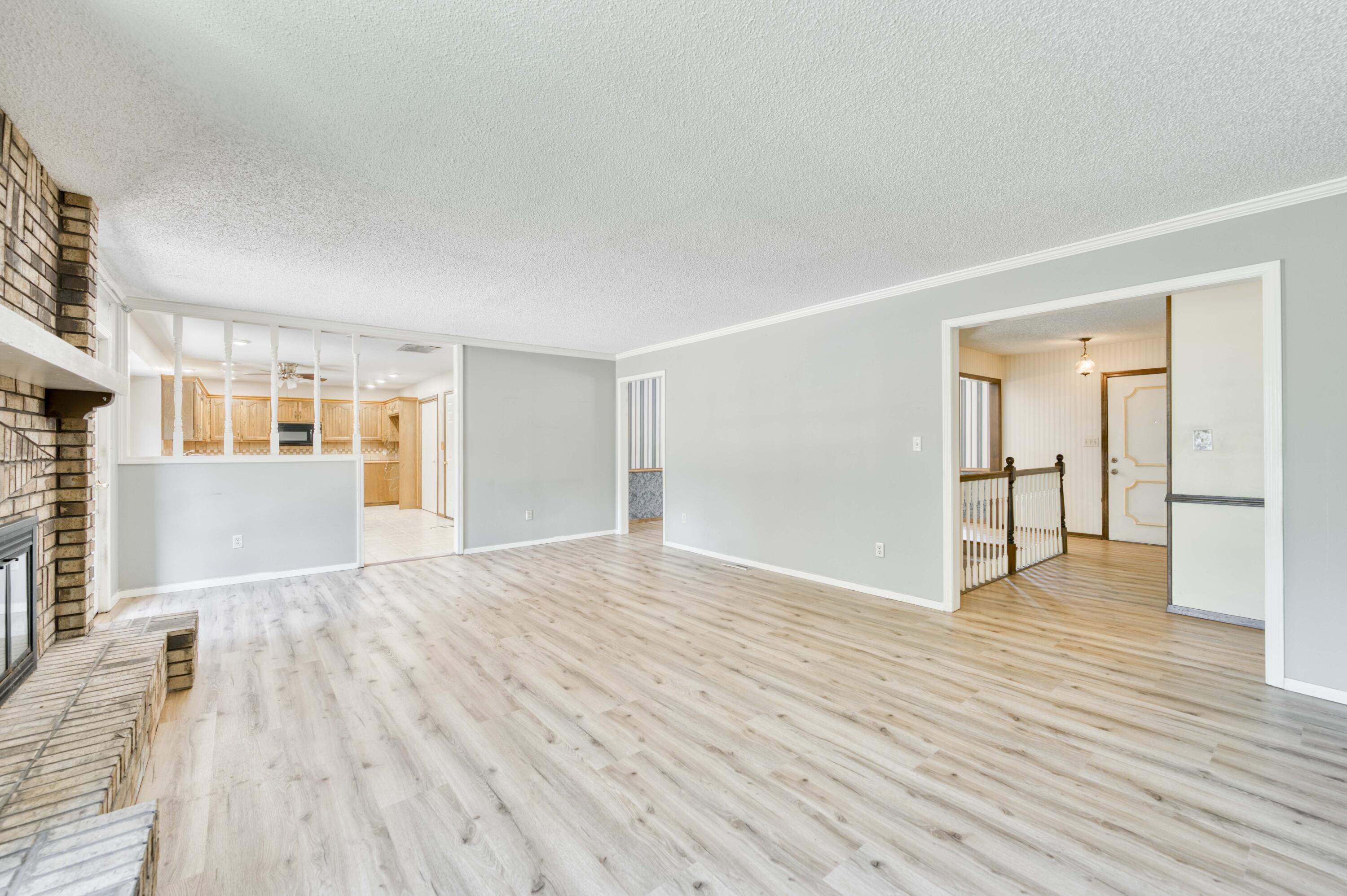 5751 South Kings Avenue Property Photo 8