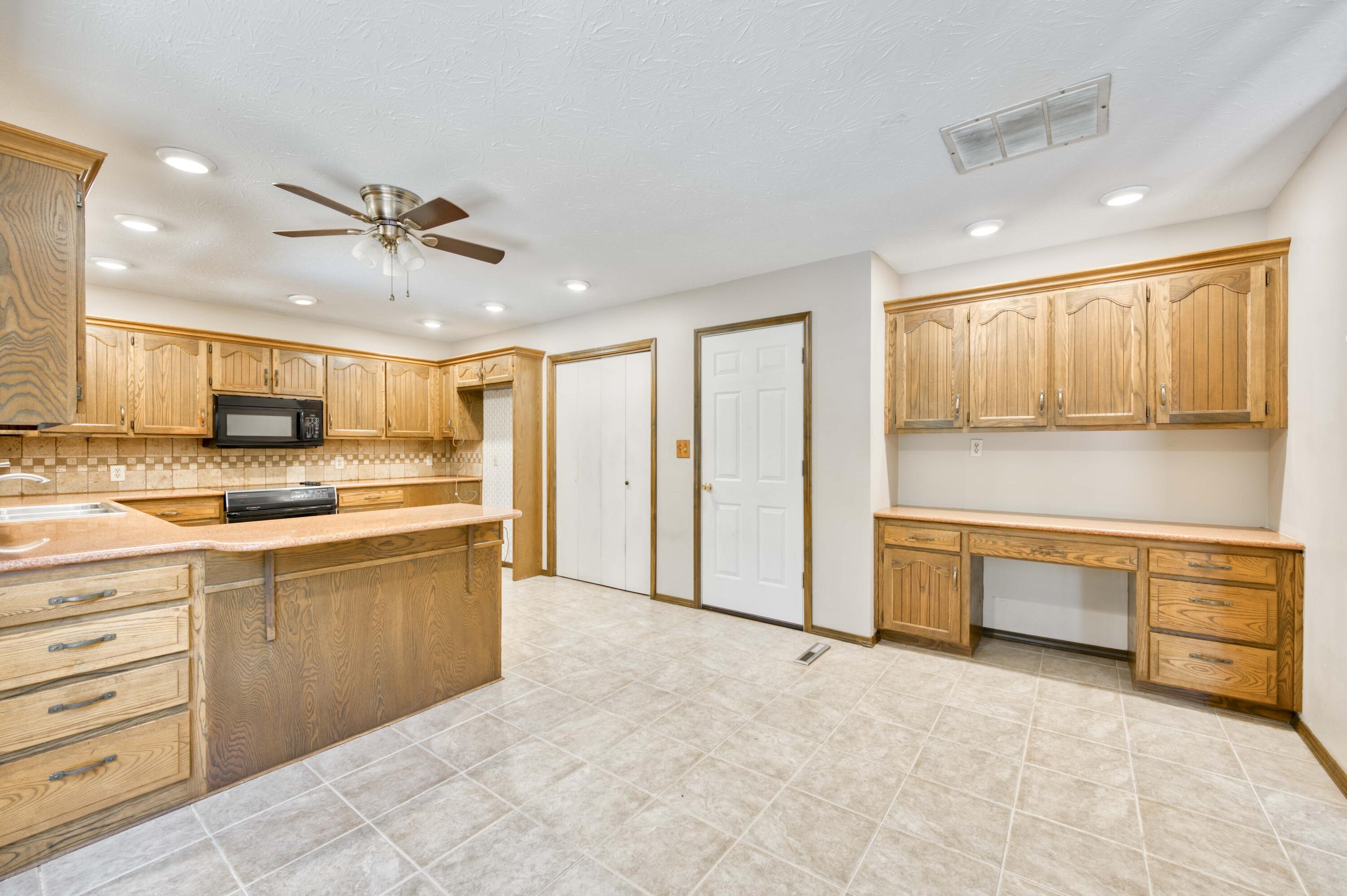 5751 South Kings Avenue Property Photo 11