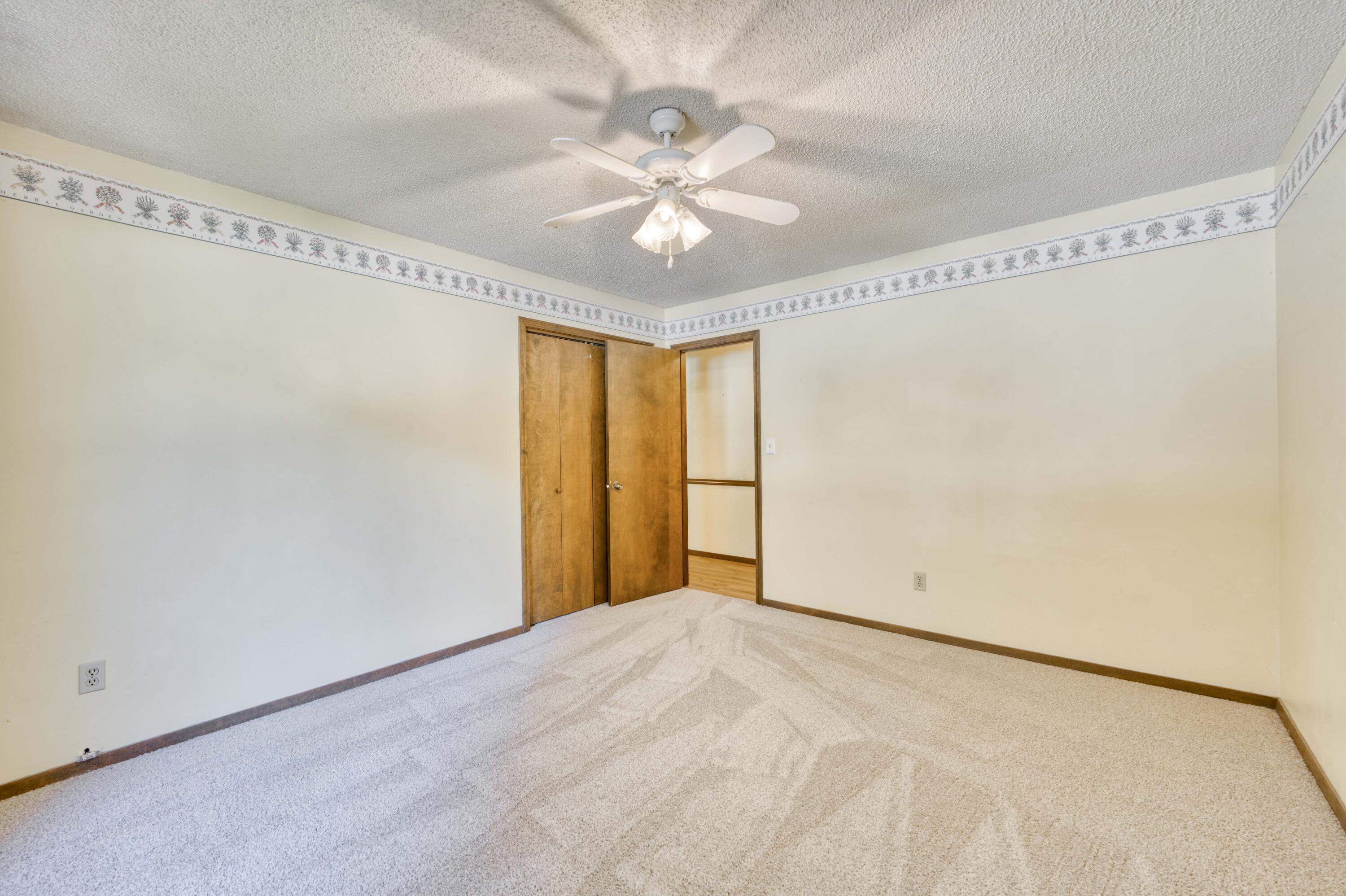 5751 South Kings Avenue Property Photo 25