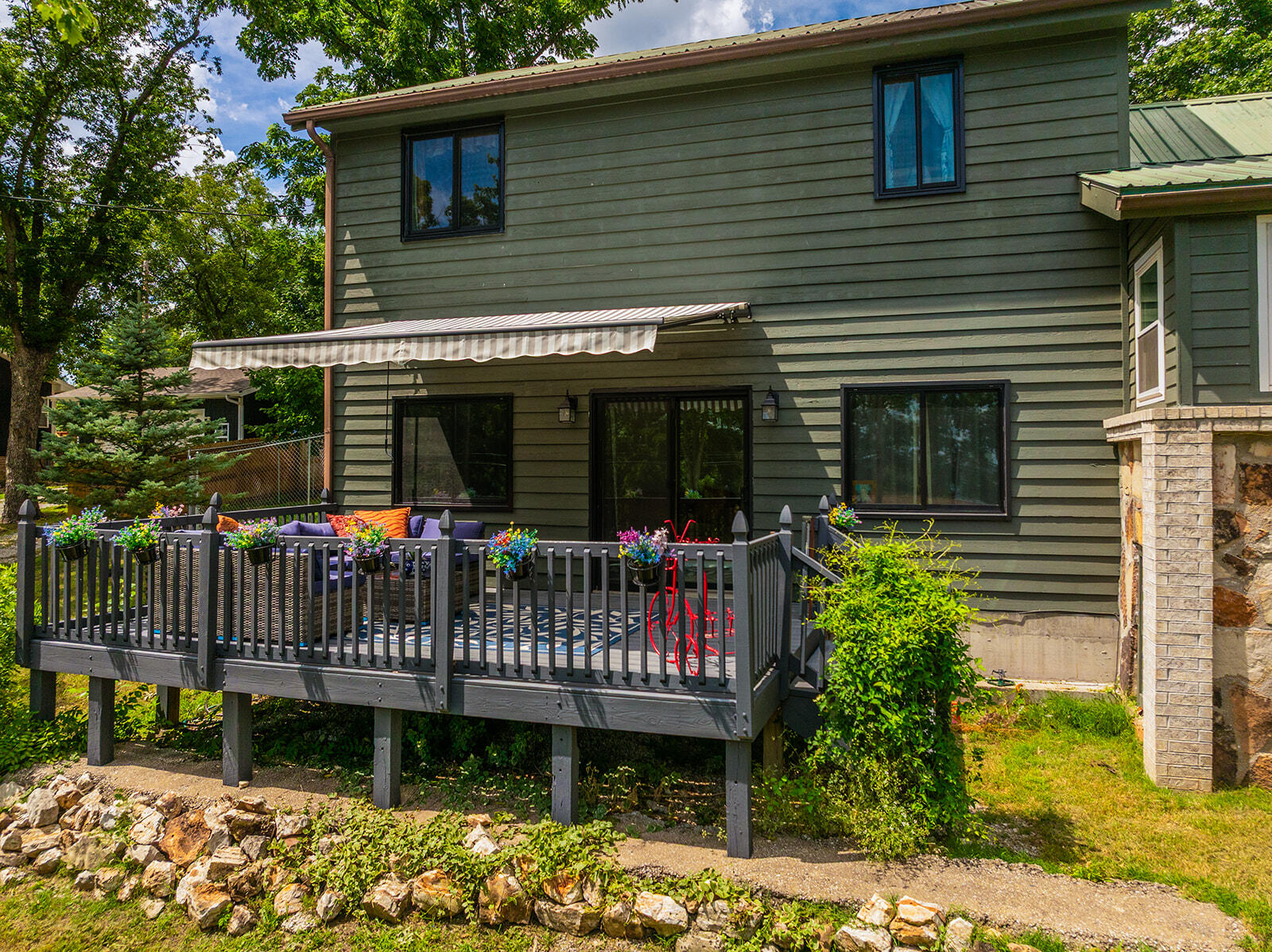 540 Dale Avenue Property Photo 3