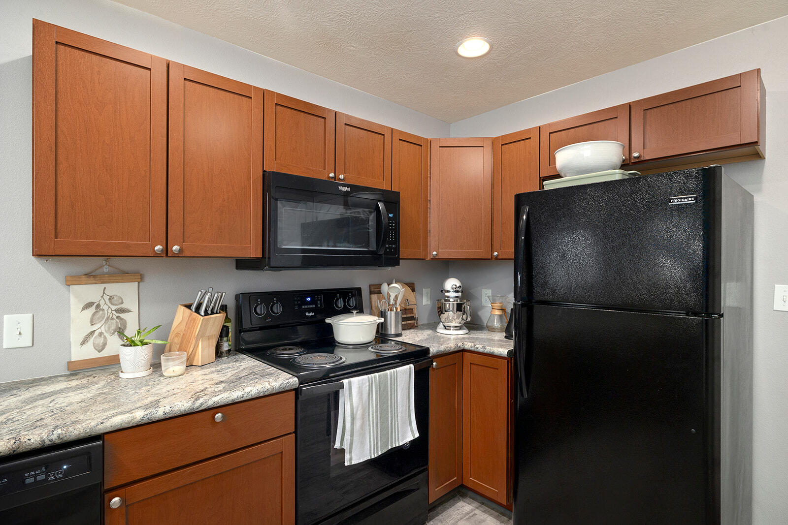 805-807 West Windmill Drive Property Photo 5