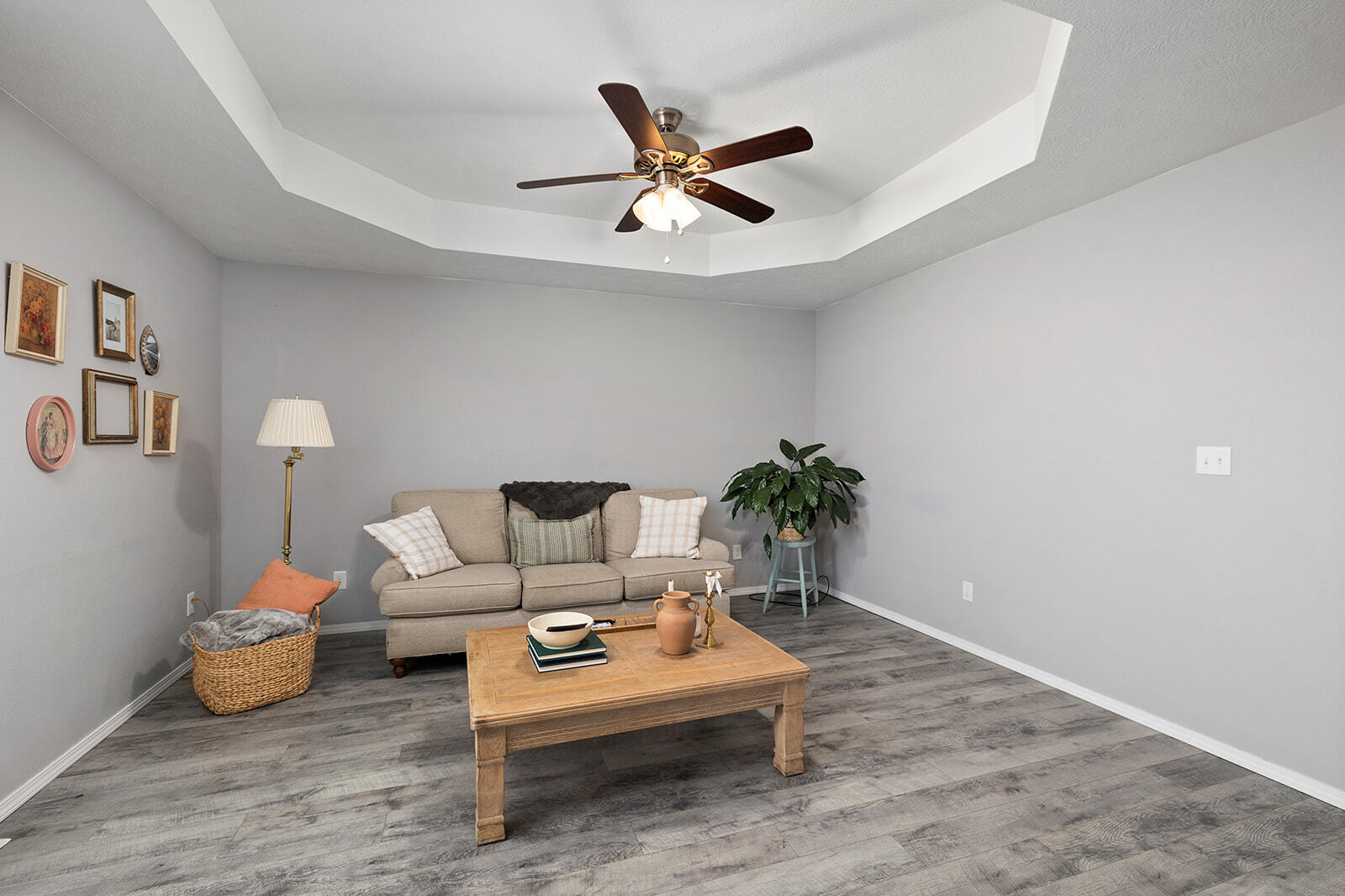 805-807 West Windmill Drive Property Photo 14