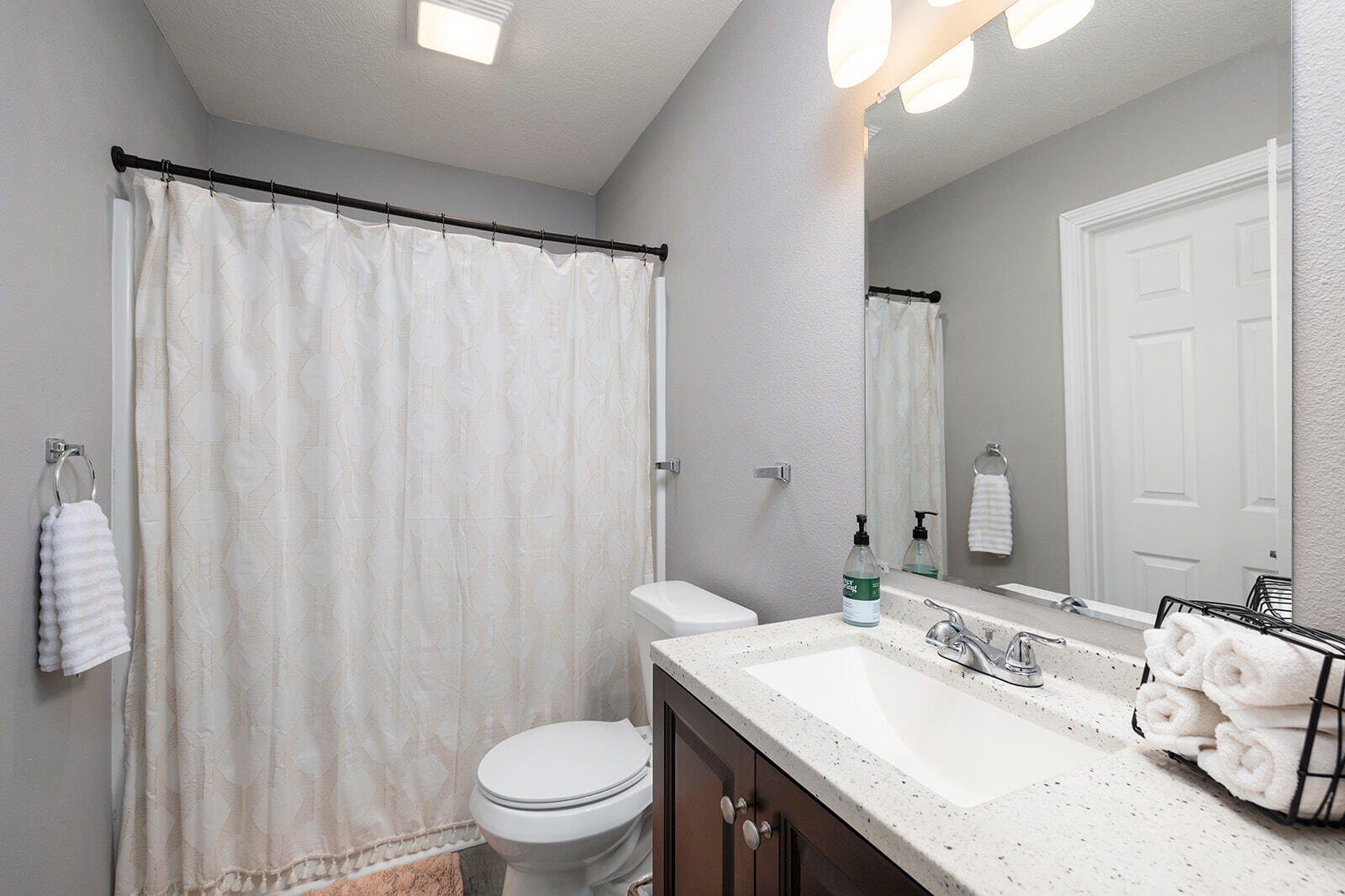 805-807 West Windmill Drive Property Photo 12
