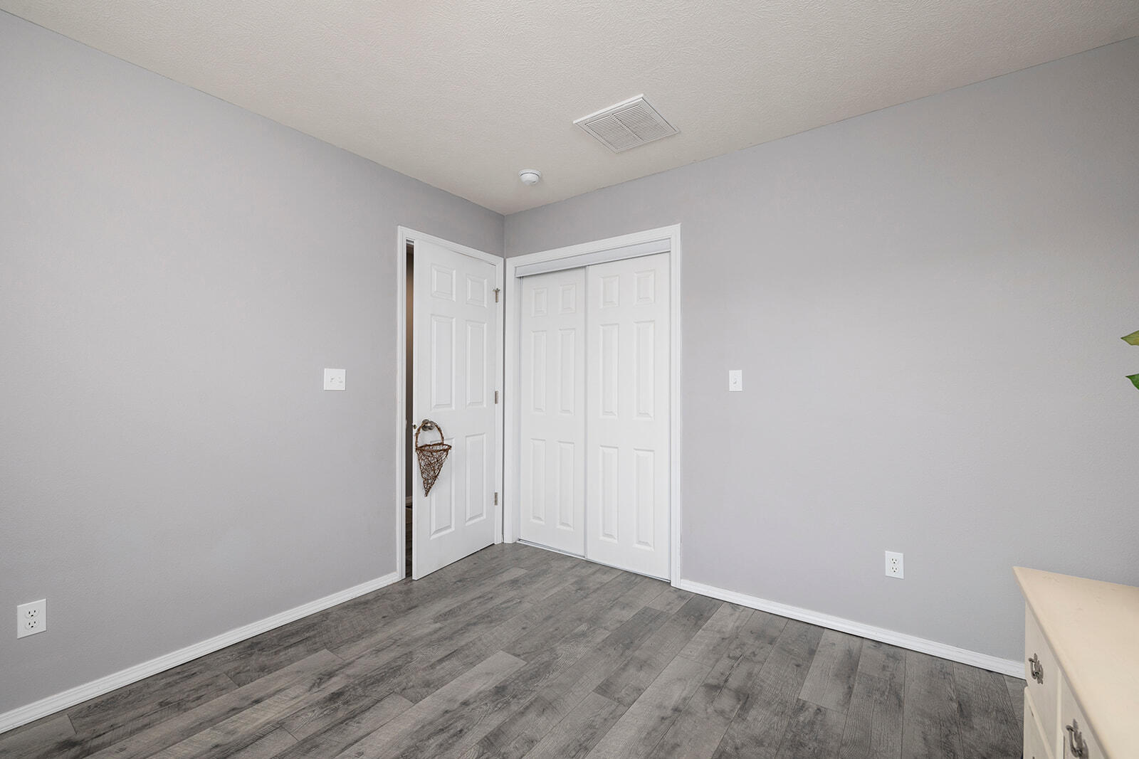 805-807 West Windmill Drive Property Photo 19