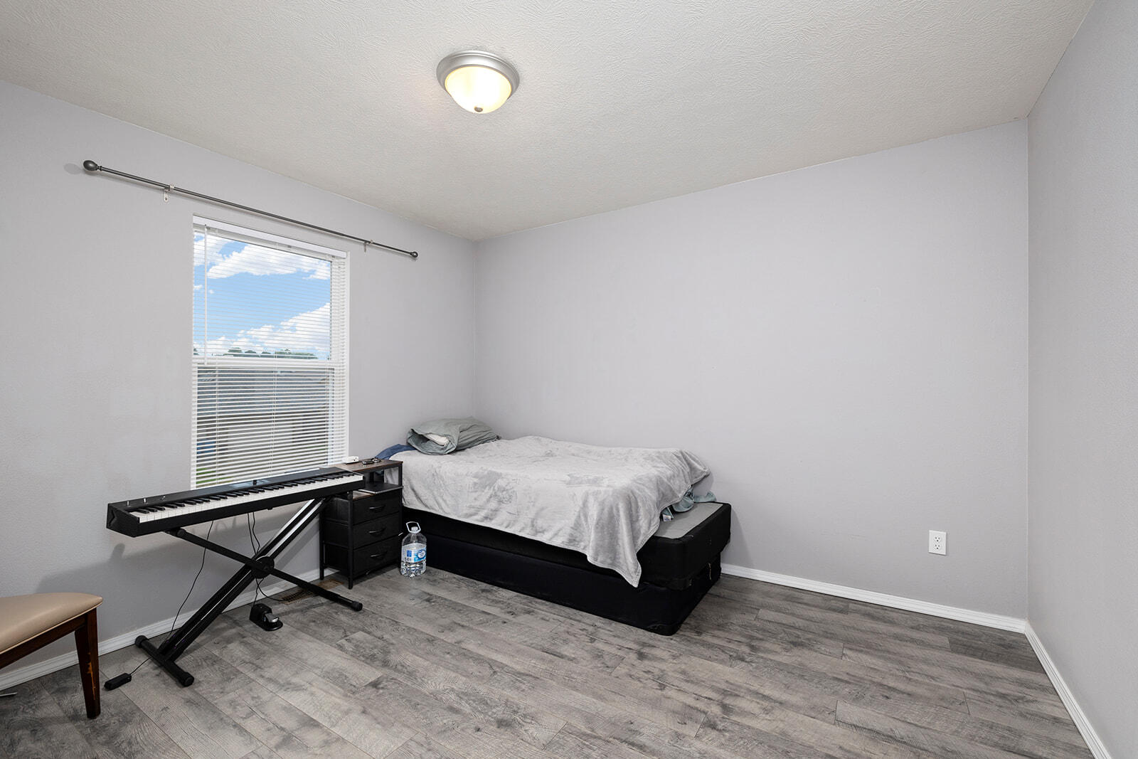 805-807 West Windmill Drive Property Photo 26