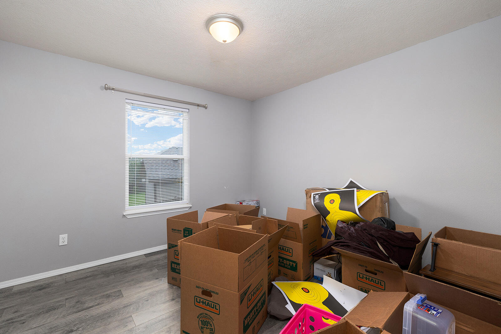 805-807 West Windmill Drive Property Photo 31