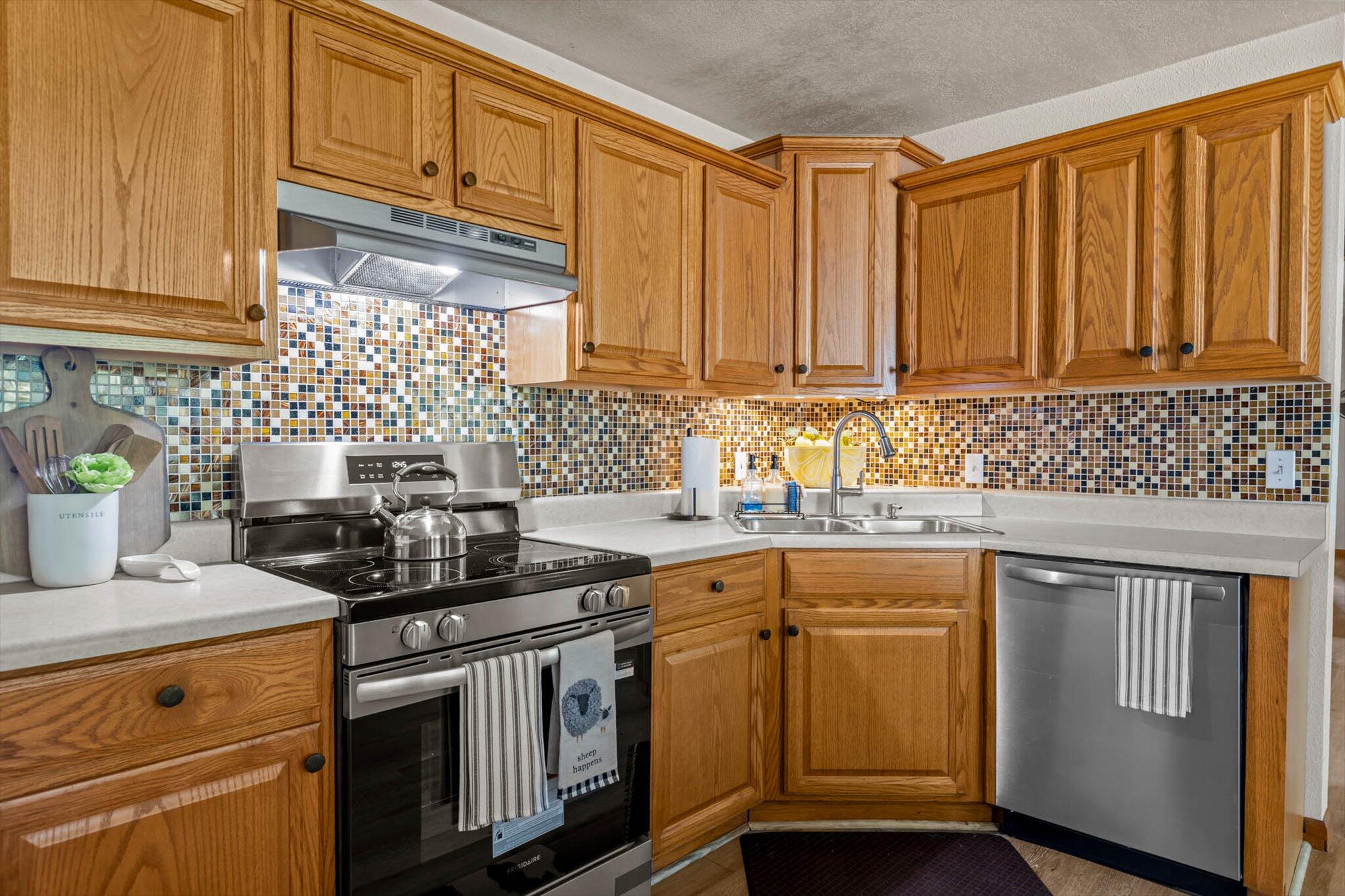 23369 Highway W Property Photo 17