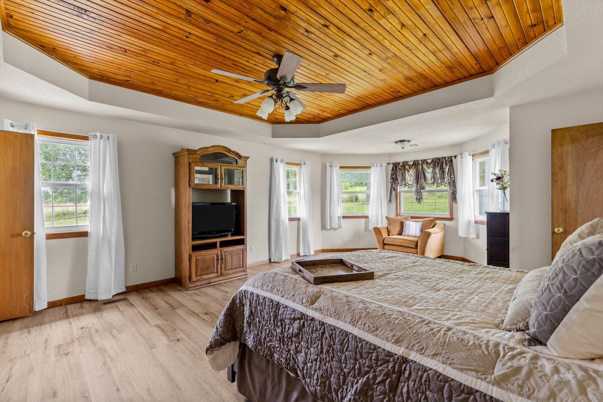 23369 Highway W Property Photo 21