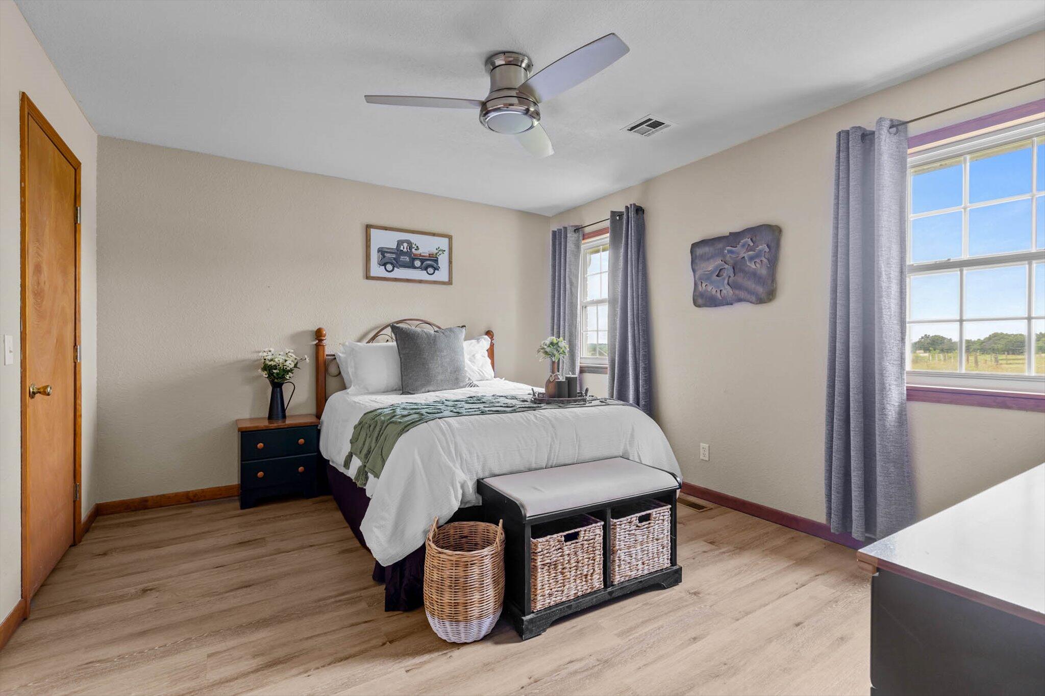 23369 Highway W Property Photo 24