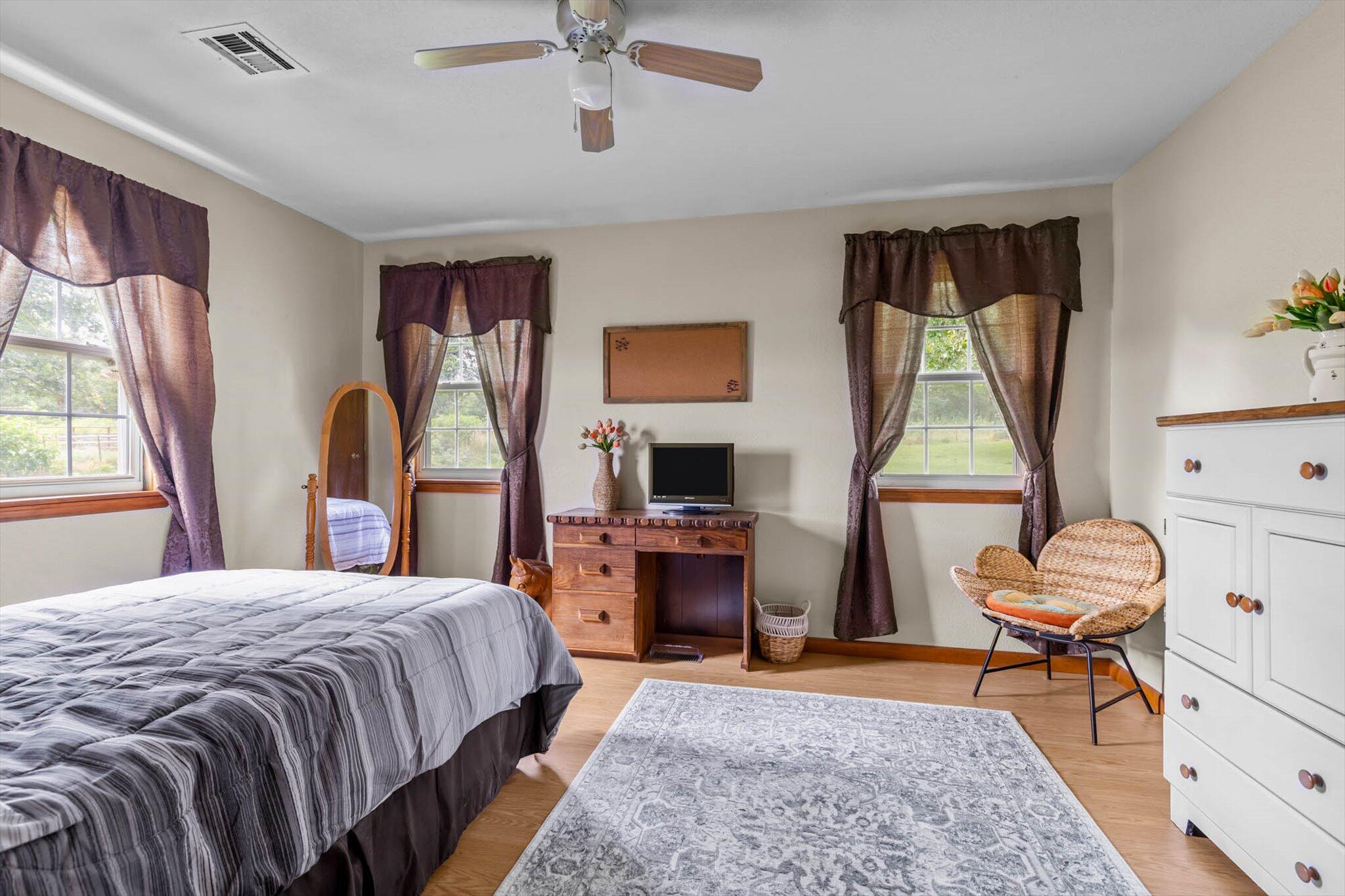 23369 Highway W Property Photo 26