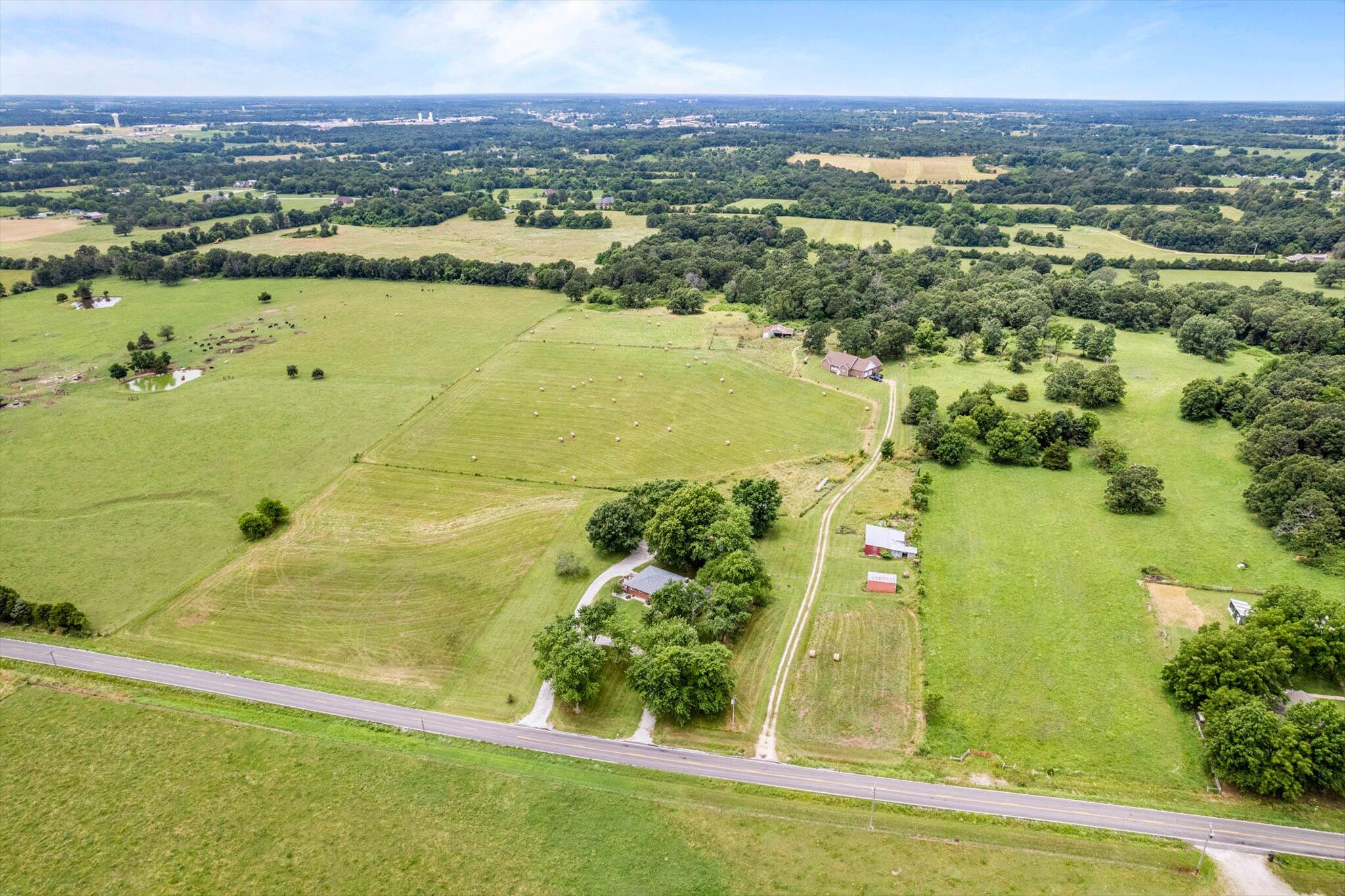 23369 Highway W Property Photo 27