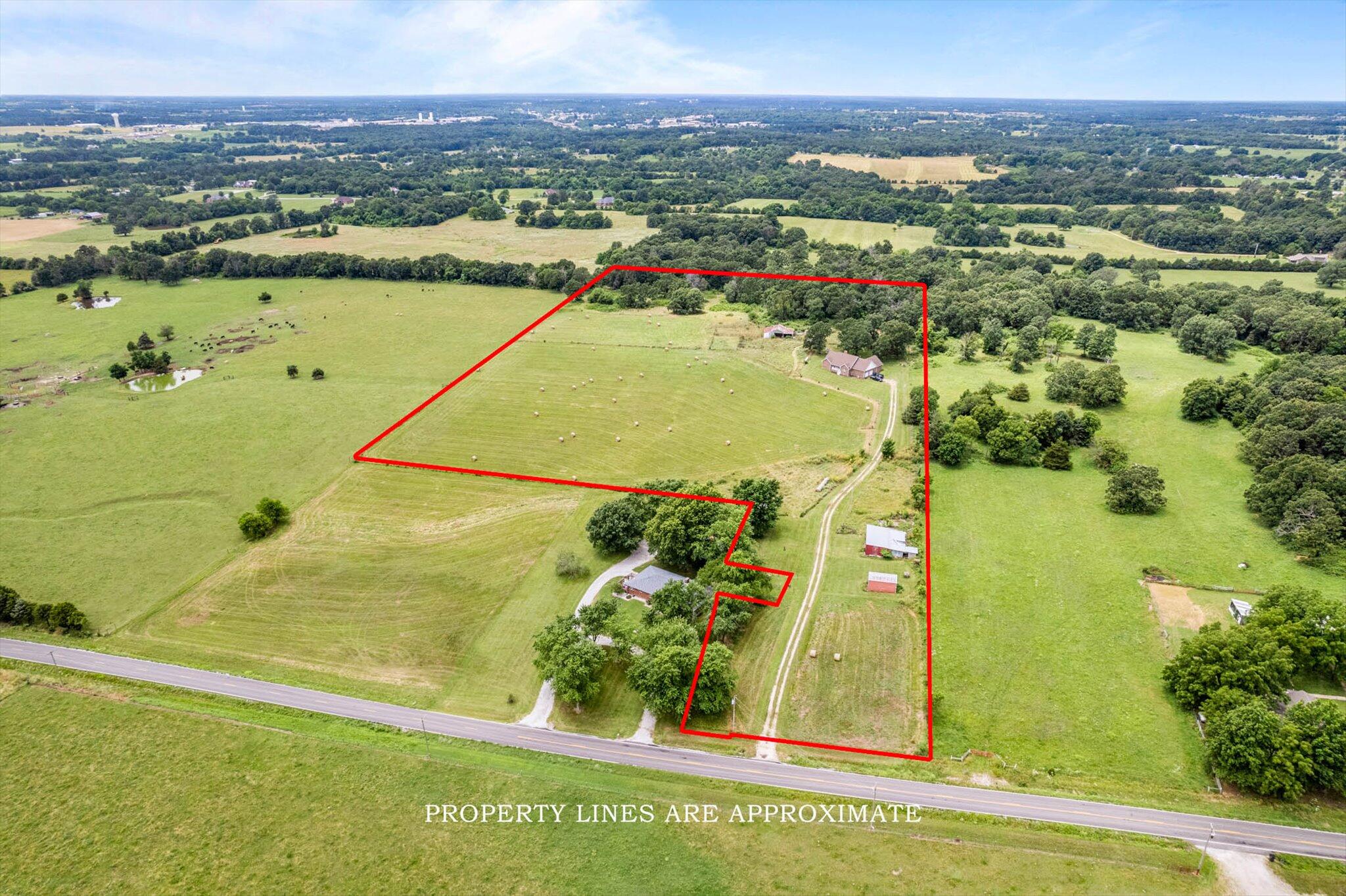 23369 Highway W Property Photo 28