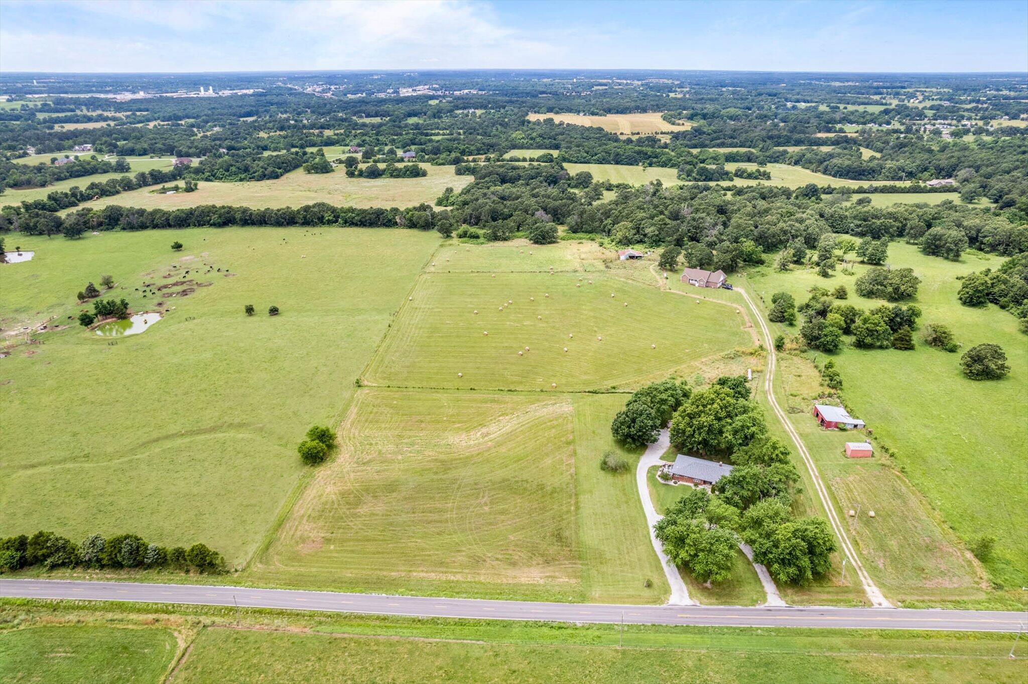 23369 Highway W Property Photo 29