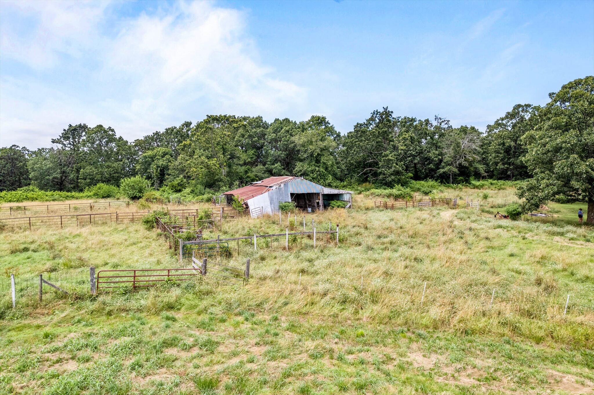23369 Highway W Property Photo 37